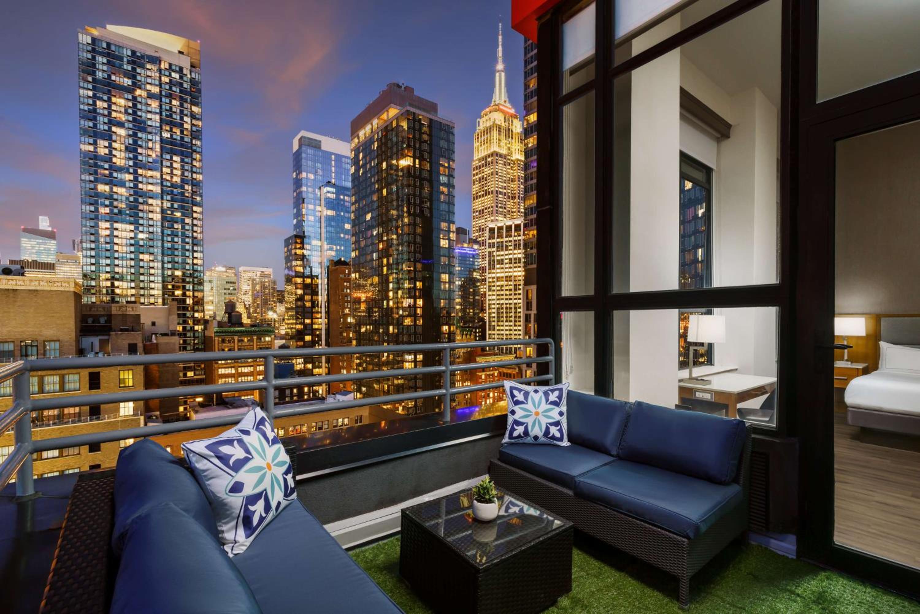 Penthouse - Non-Smoking photo 3