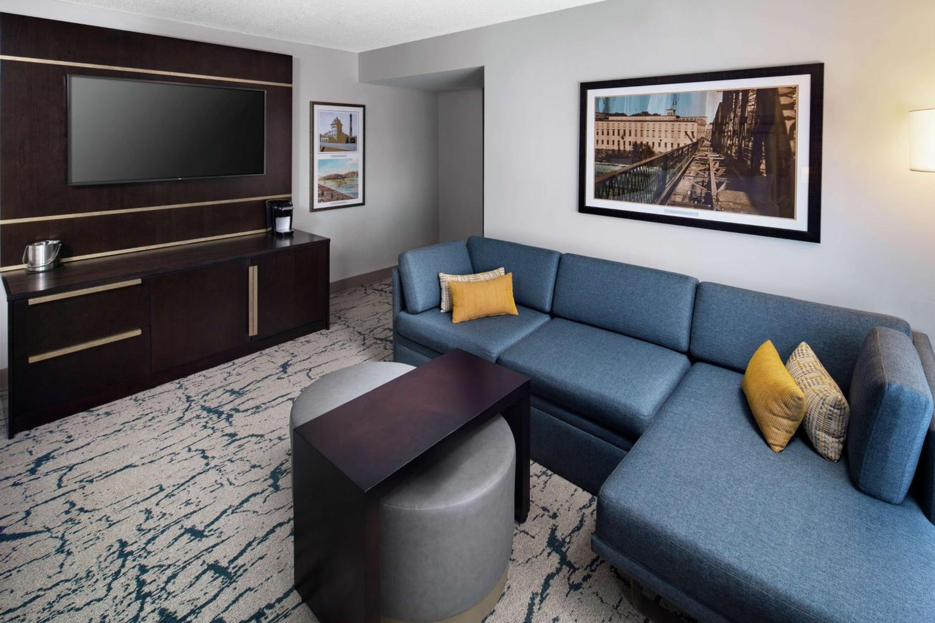 Corner King Room - Photo 3