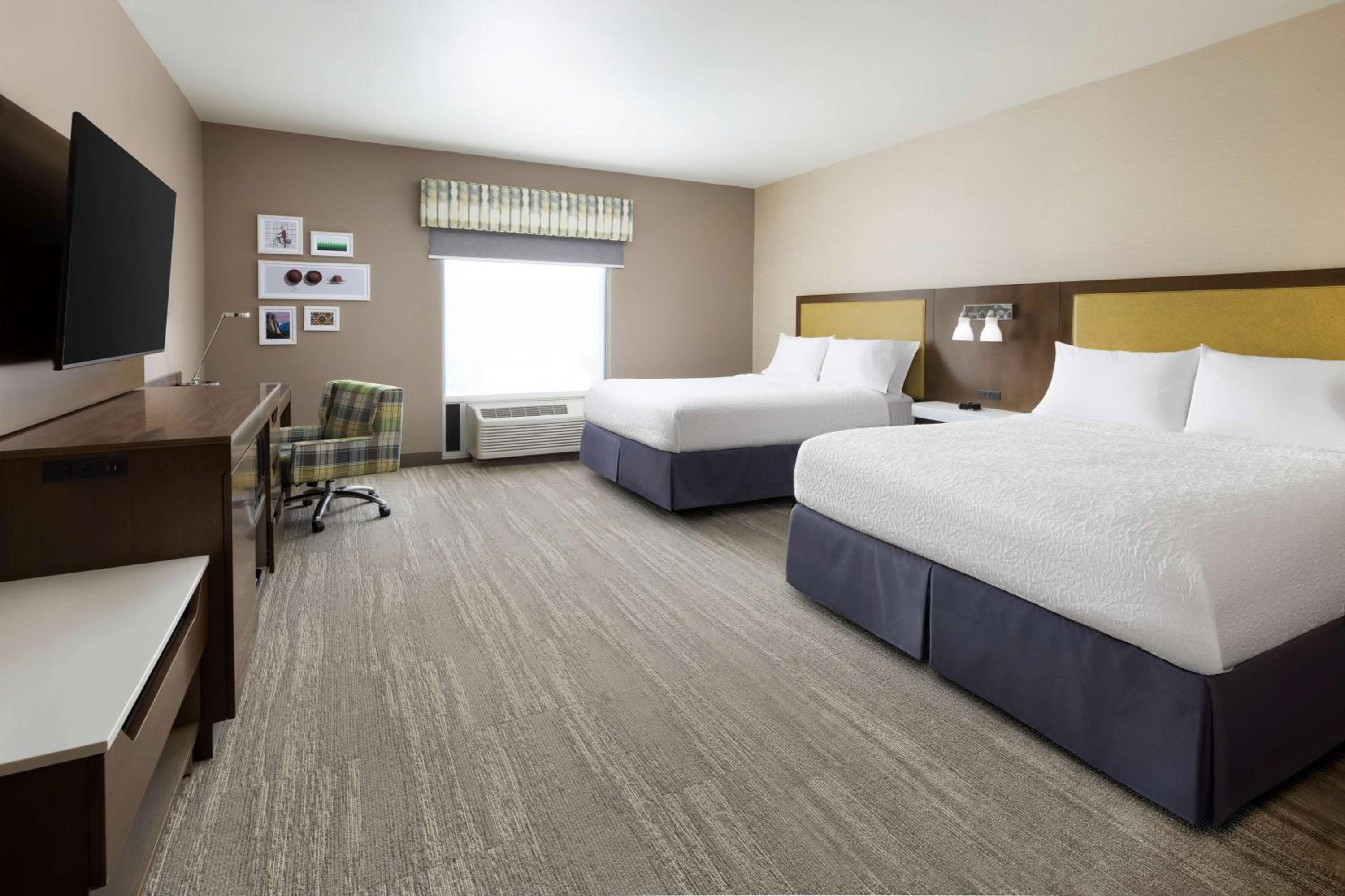 Queen Room with Two Queen Beds and Roll-In Shower - Mobility/Hearing Access - Non-Smoking - Photo 1