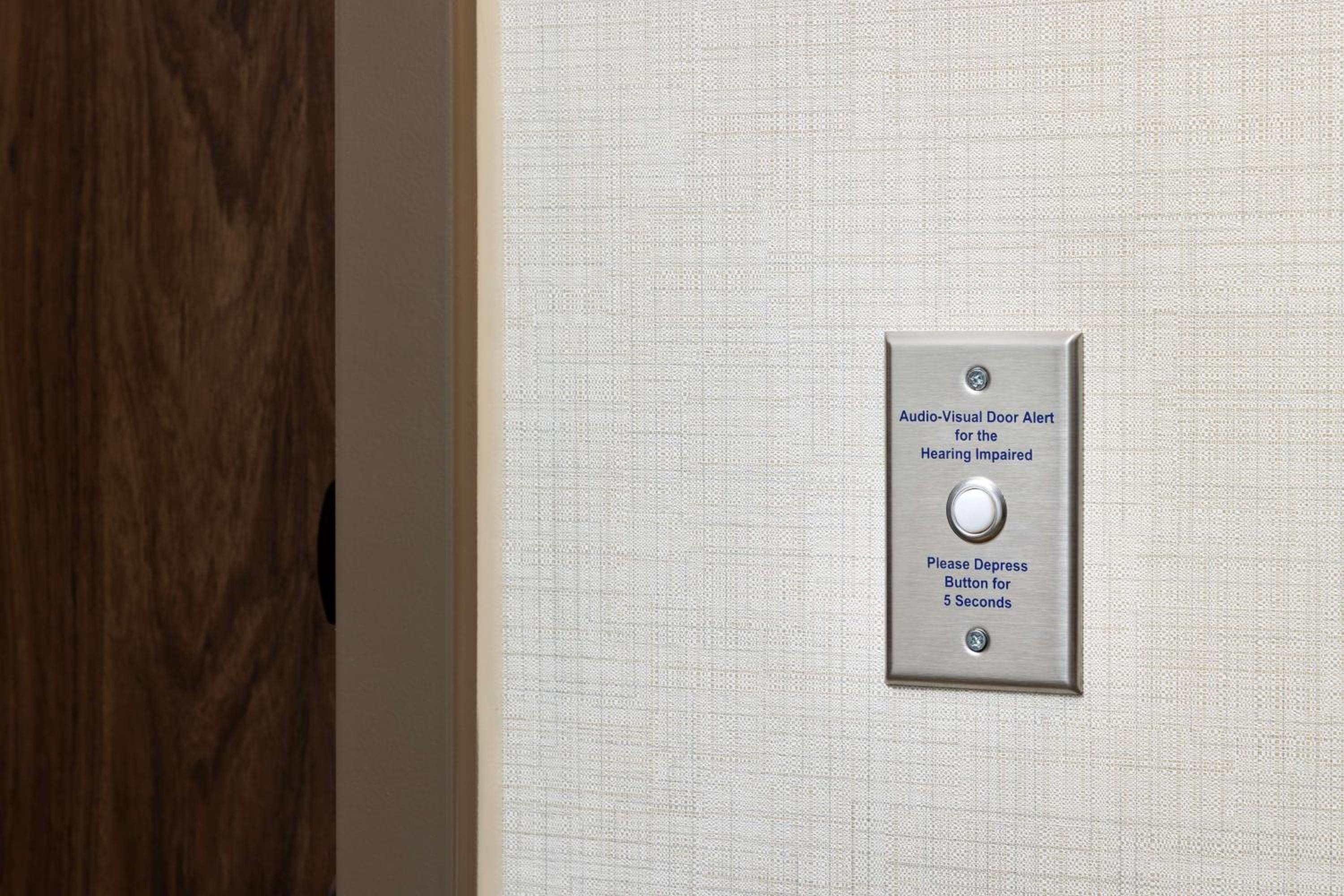 King Room - Hearing Access/Non-Smoking - Photo 4