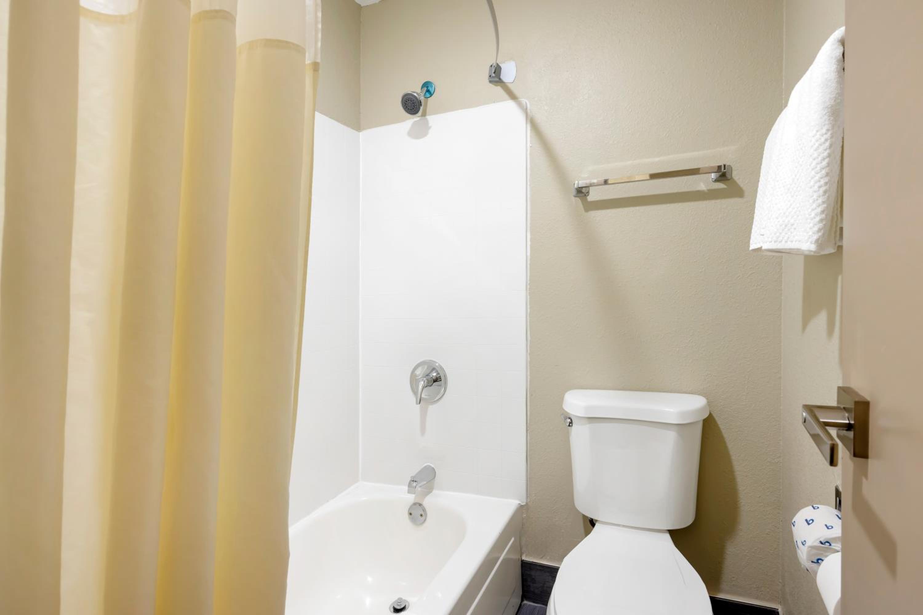 Double Room with Two Double Beds - Smoking - Photo 11
