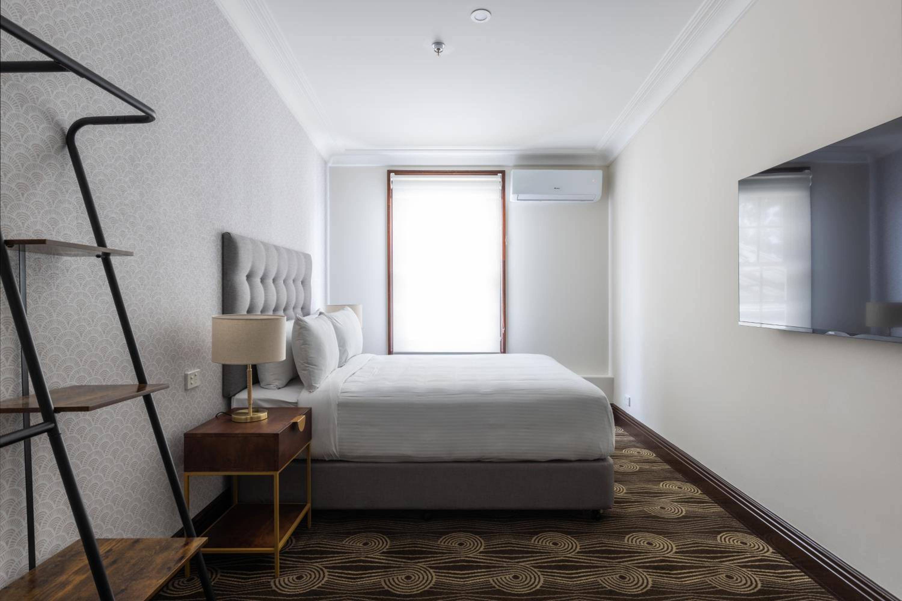 Standard Queen Room