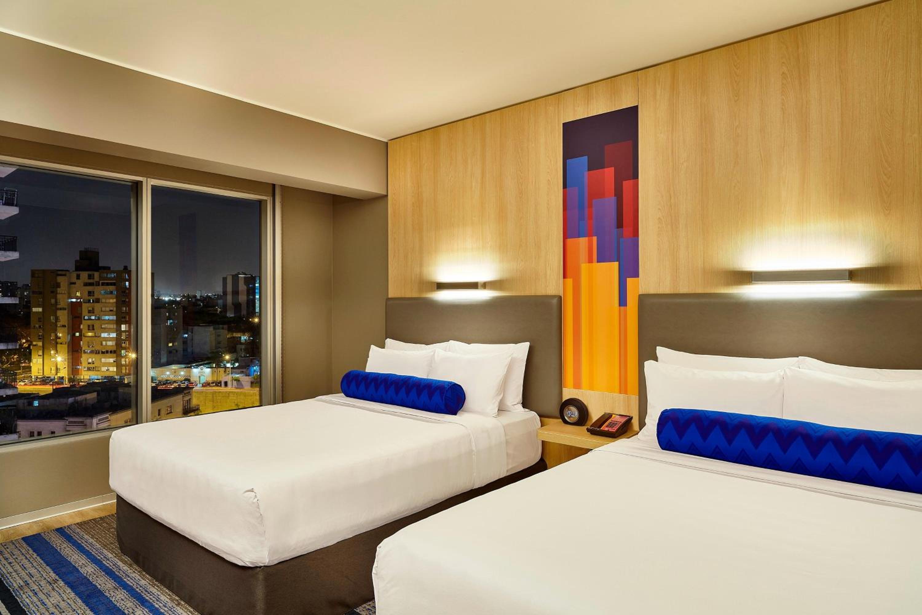 Breezy Room, Larger Guest Room, 2 Queen