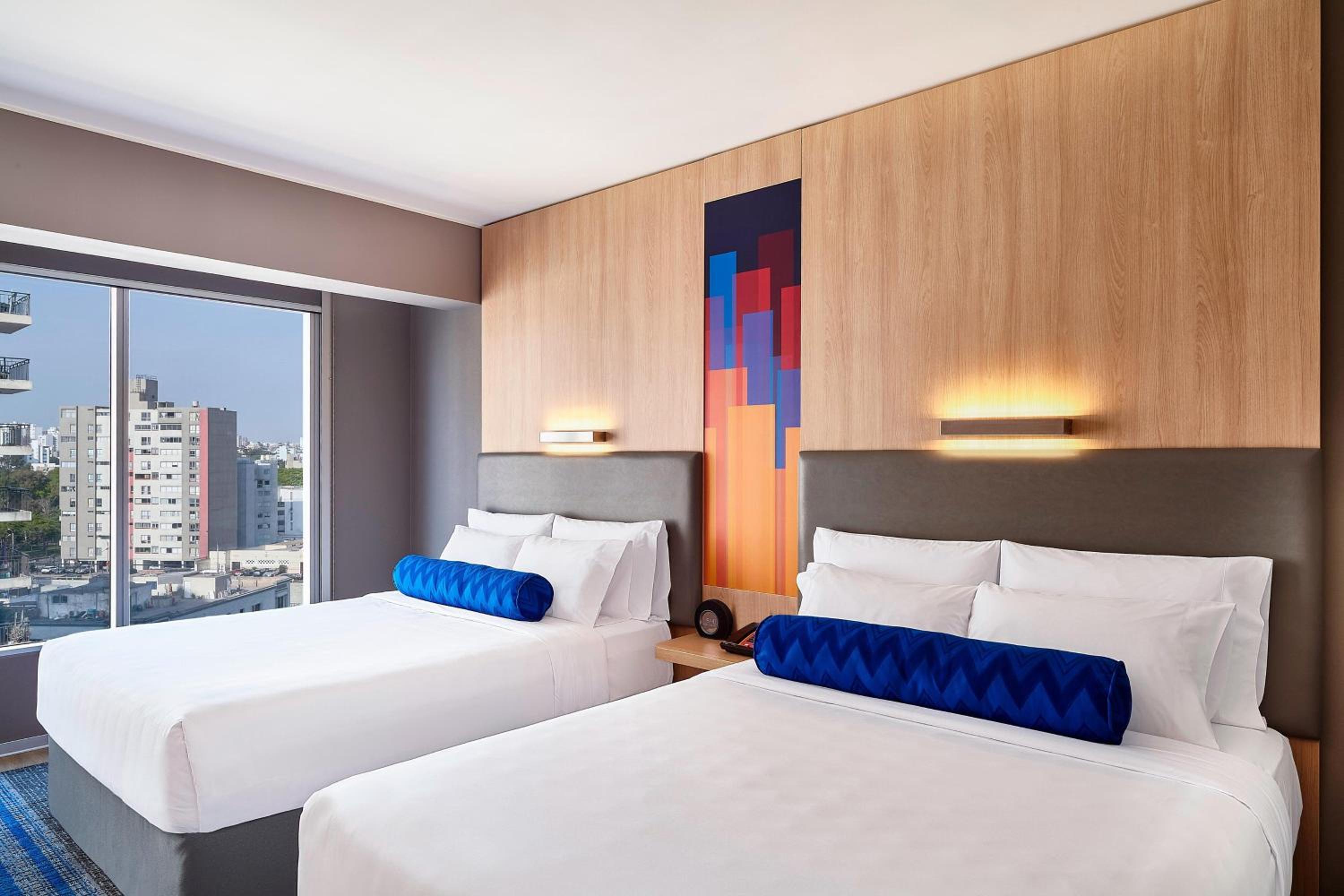 Breezy Room, Larger Guest Room, 2 Queen photo 2