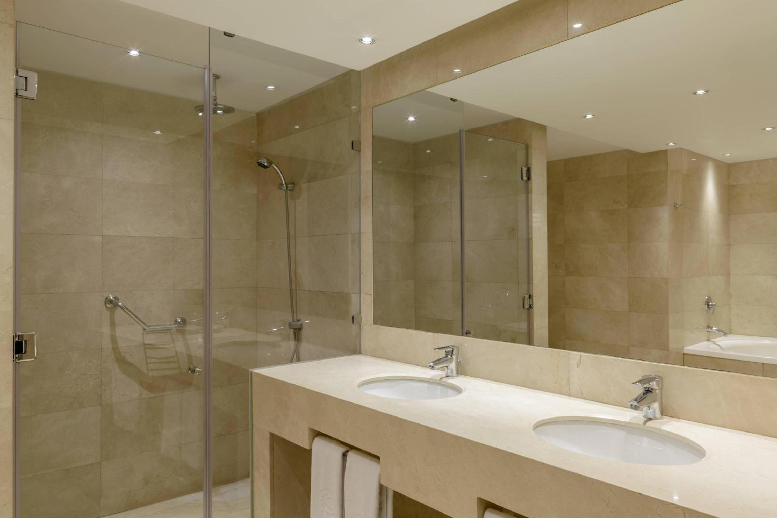 Suite, Executive Suite, 1 King, Ocean view photo 2