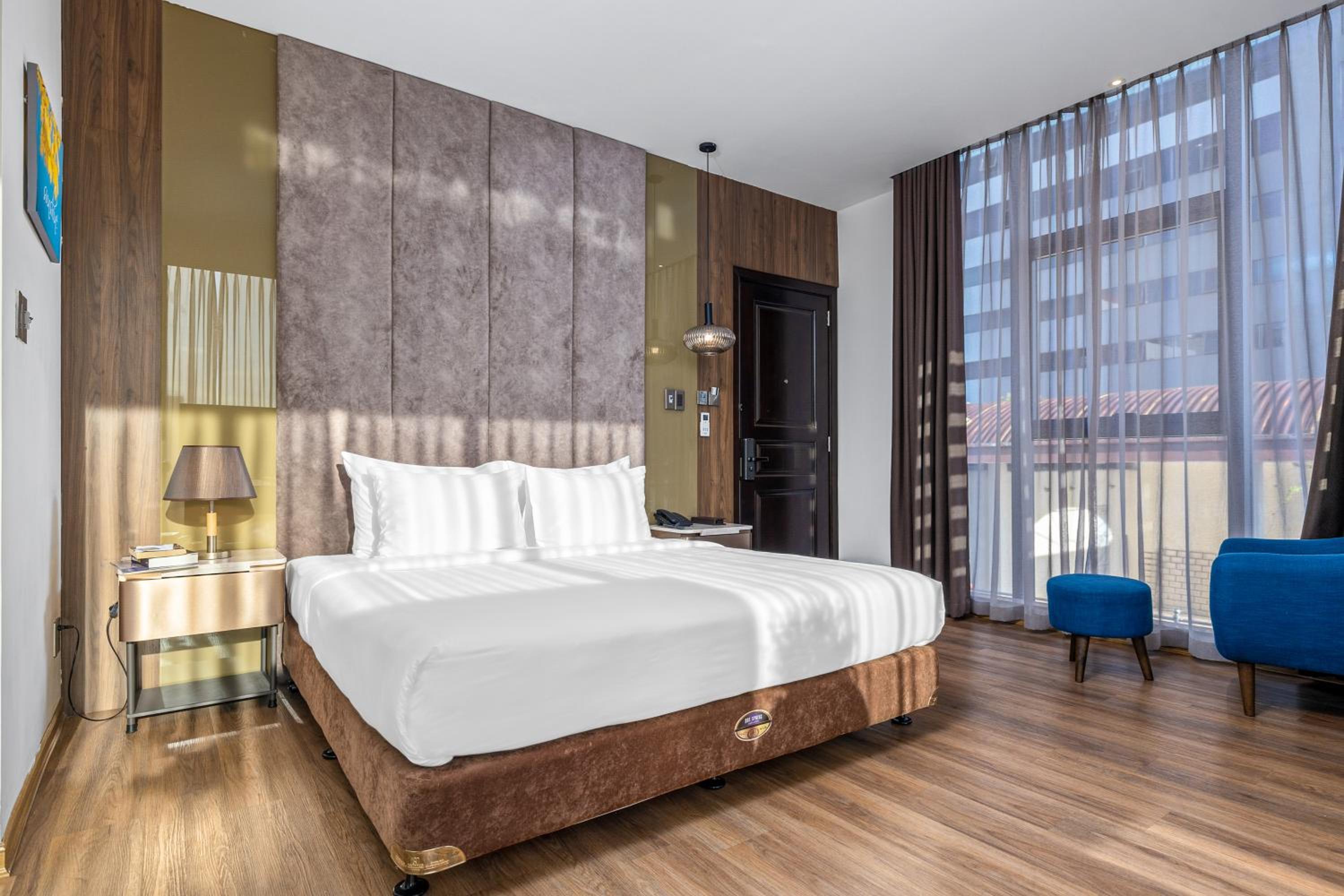 Deluxe Double Room - Photo 10