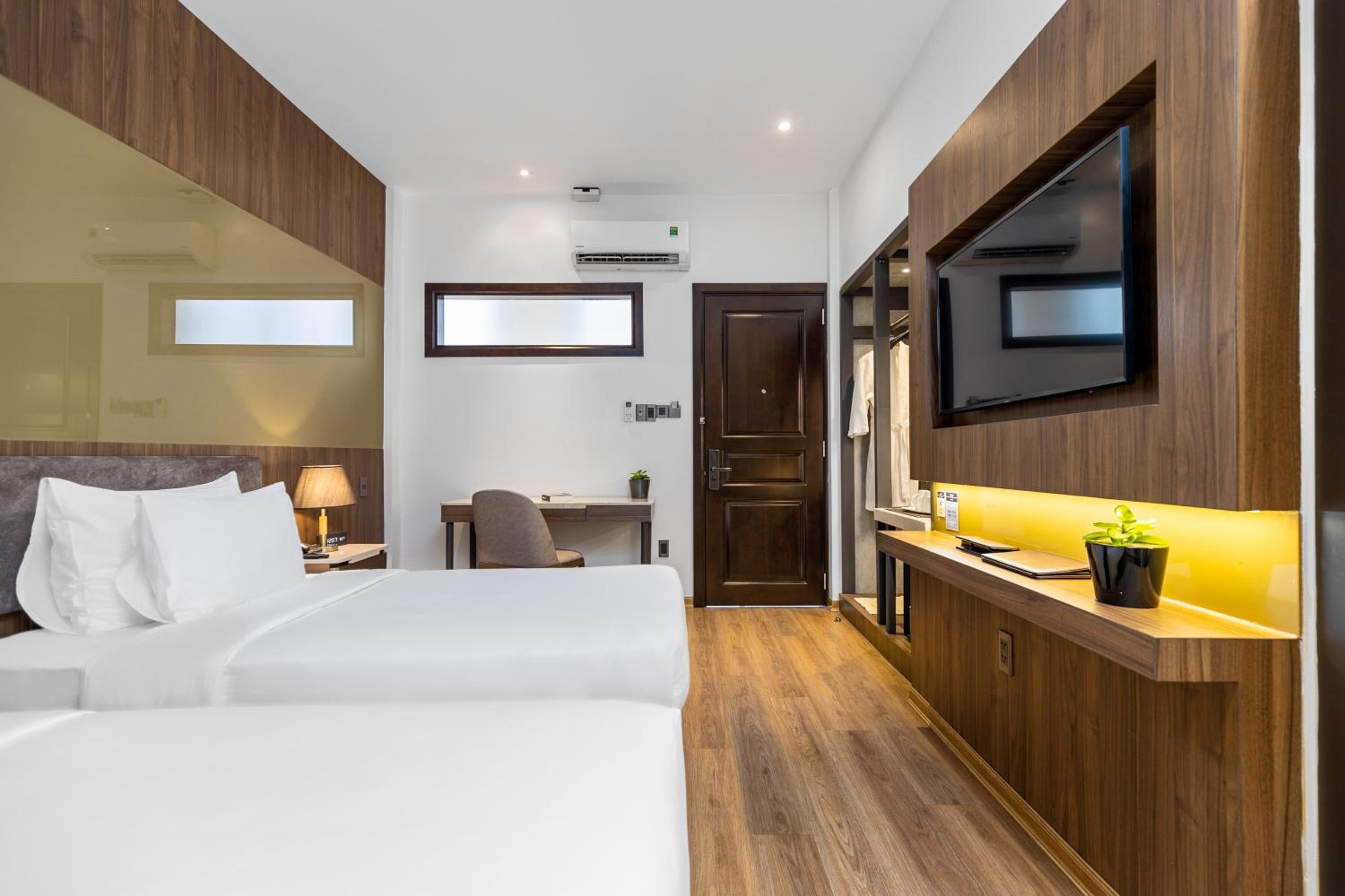 Twin Room - Photo 11