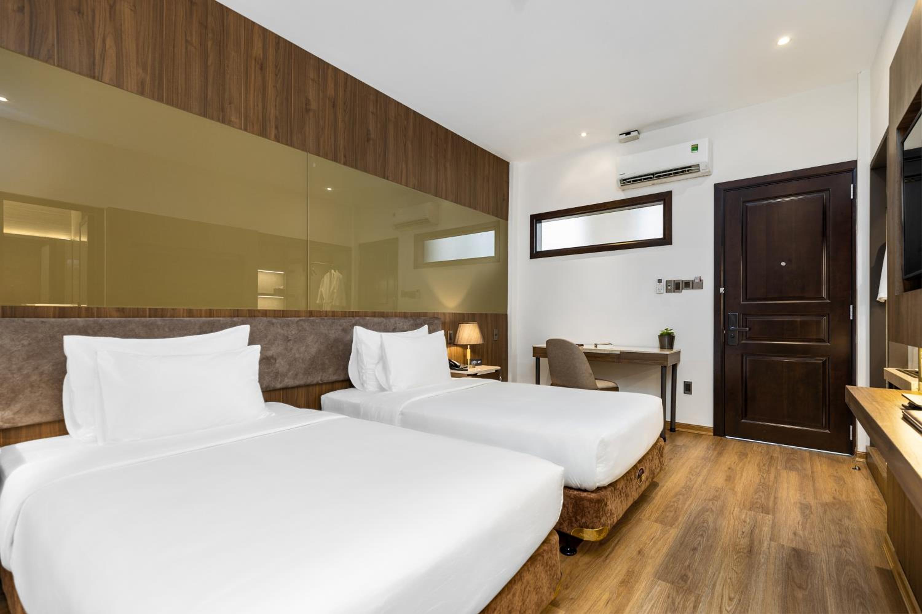 Twin Room - Photo 7
