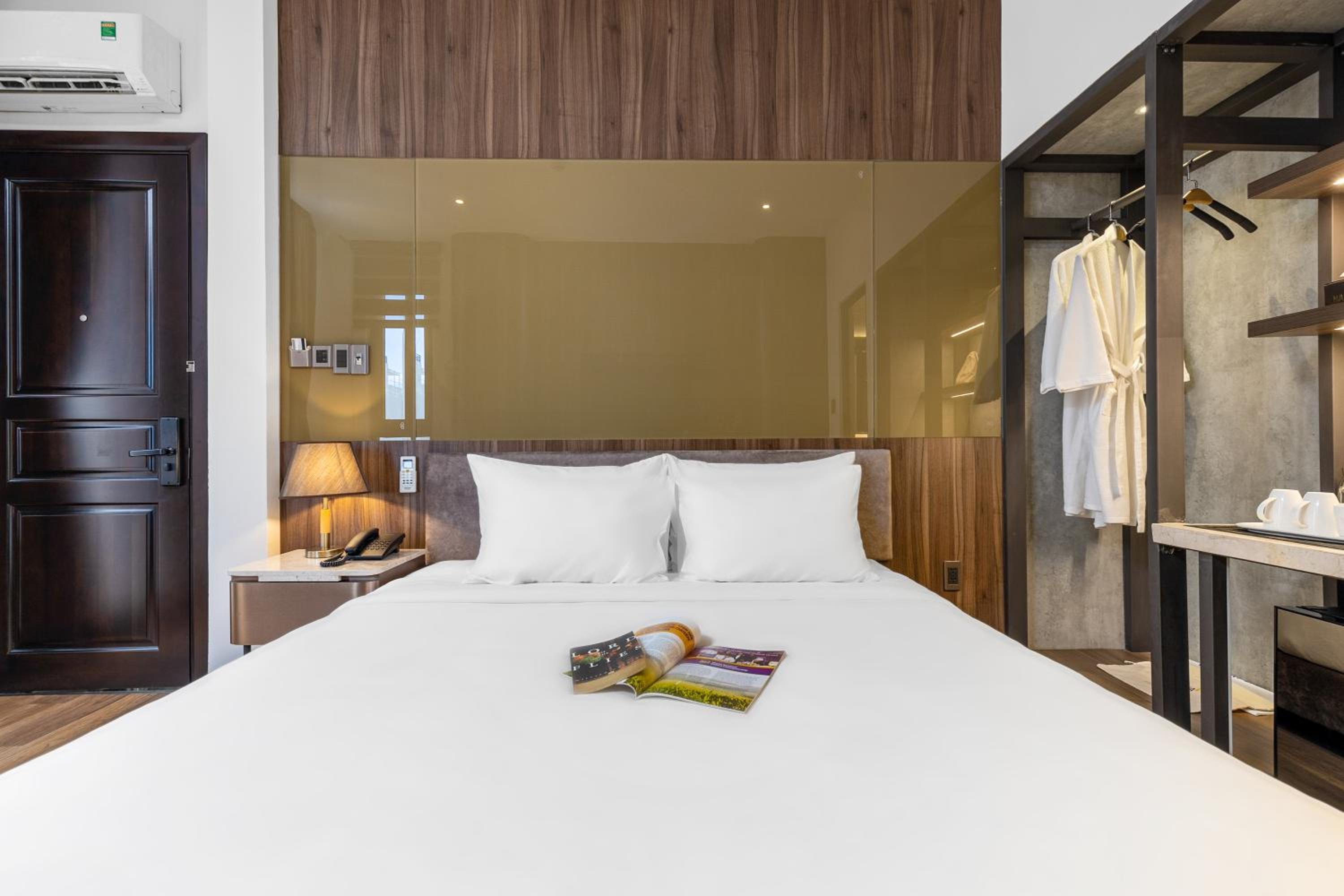 Double Room - Photo 7