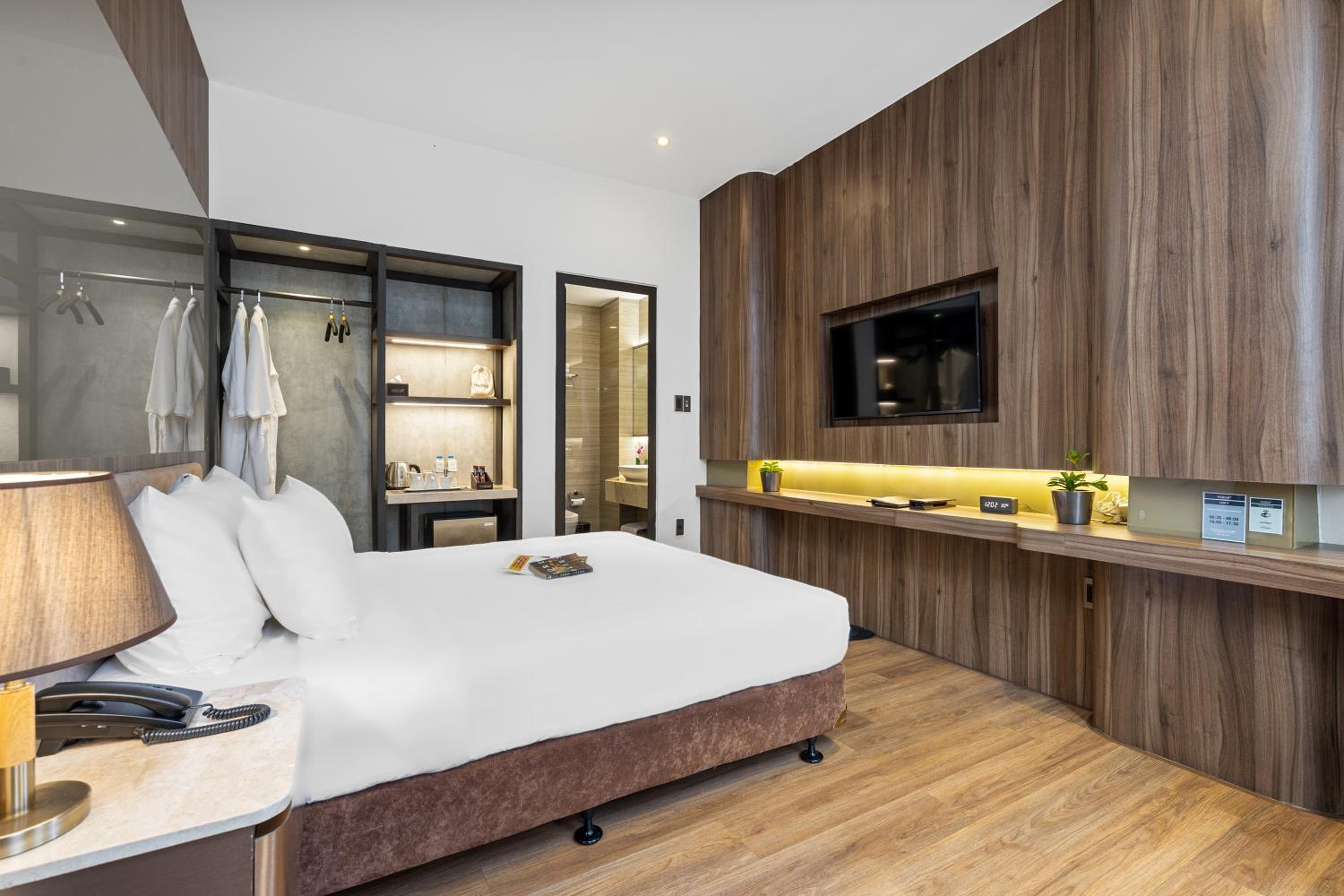 Double Room - Photo 5