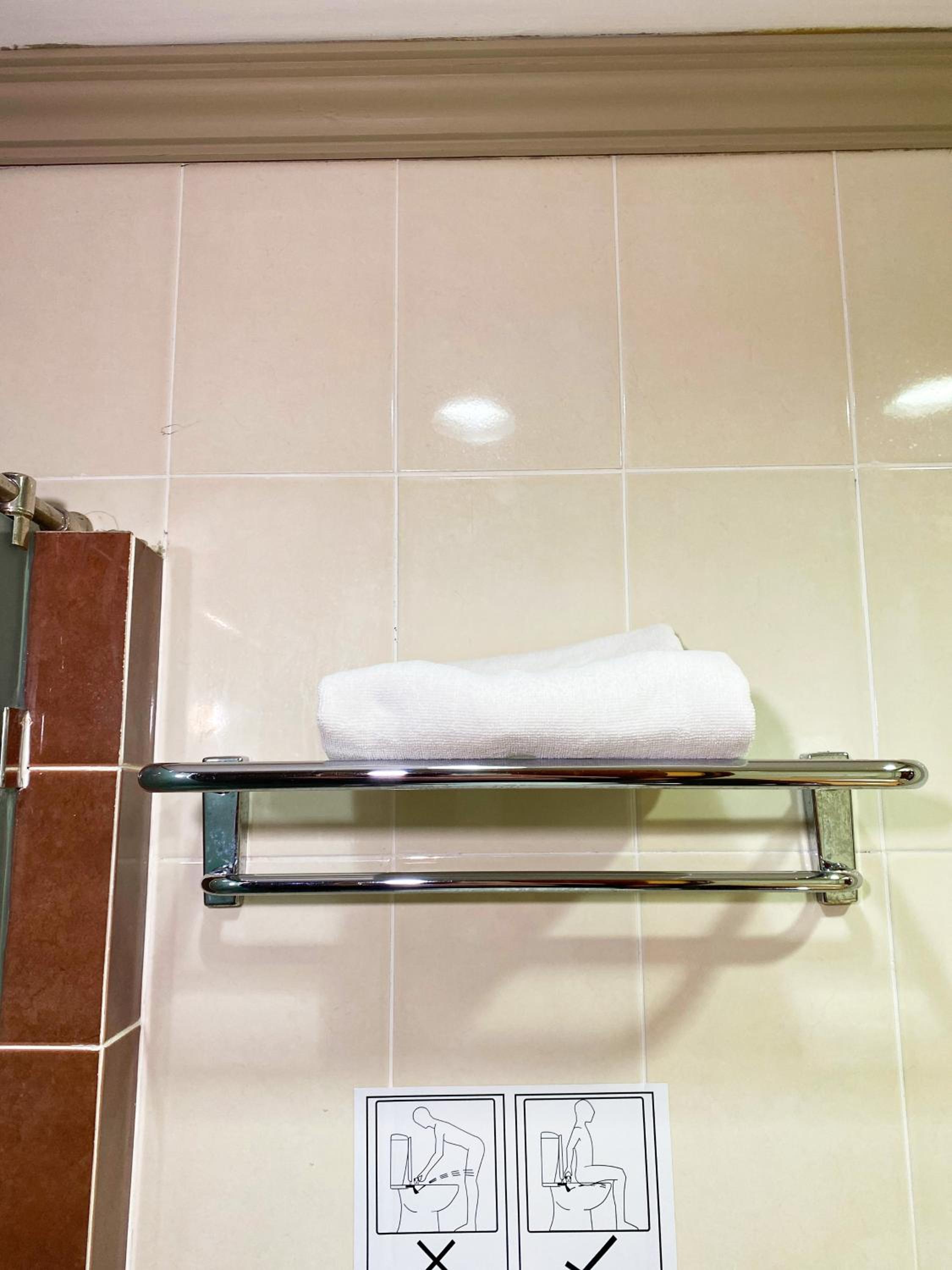 Standard Single Room - Photo 10