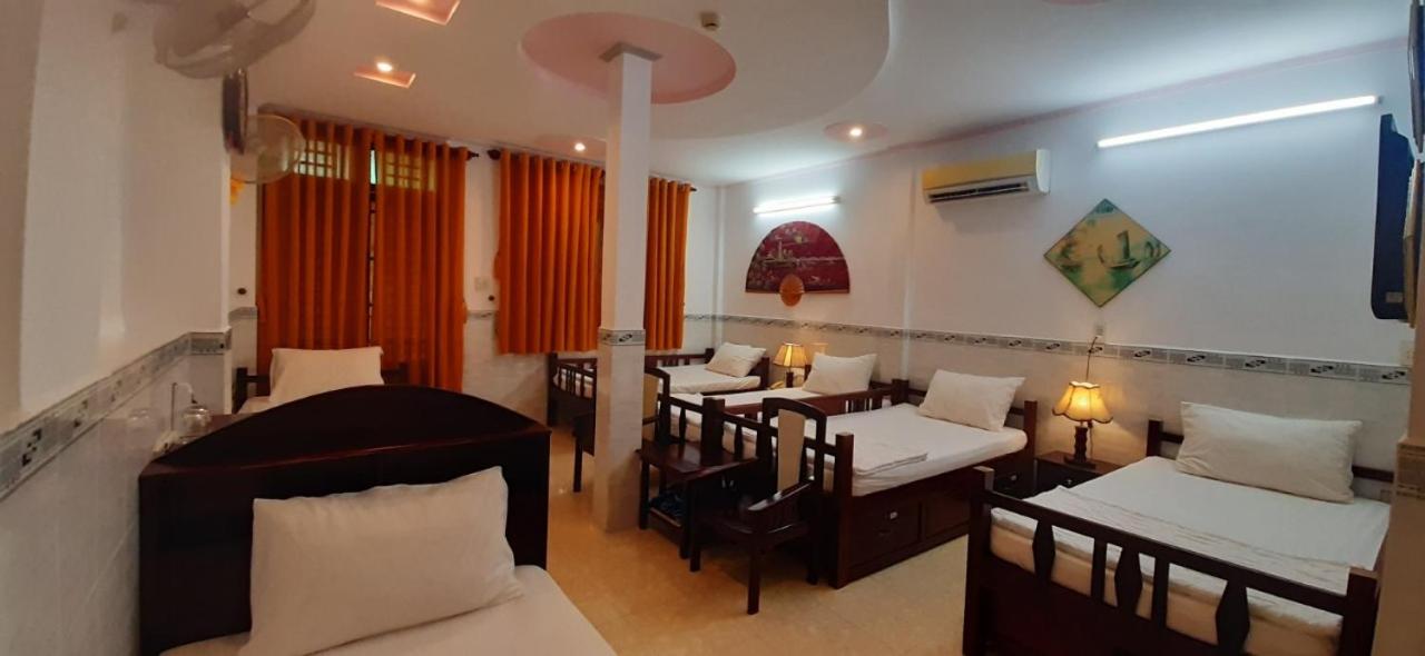 6-Bed Mixed Dormitory Room