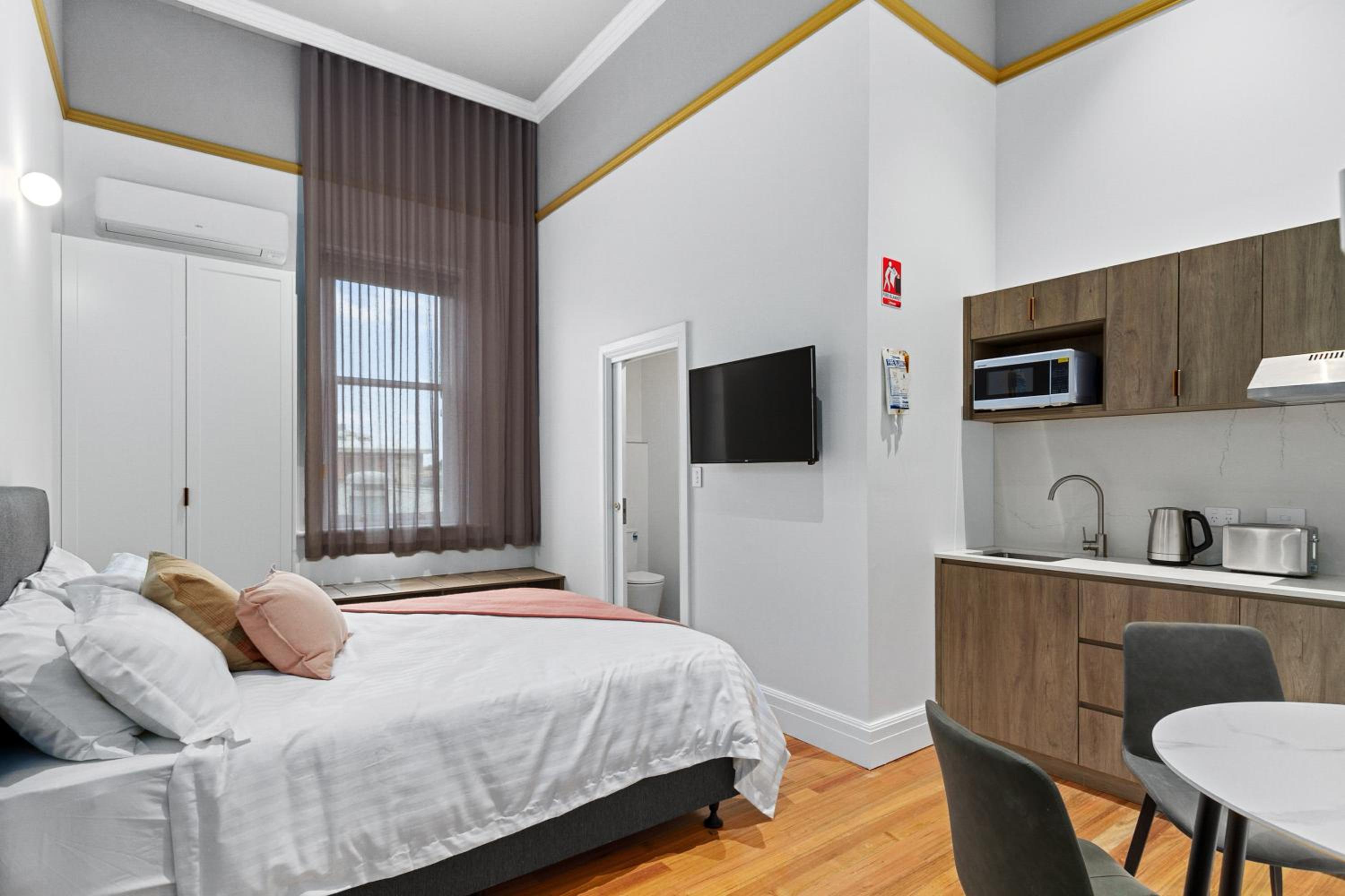 One-Bedroom Suite photo 3