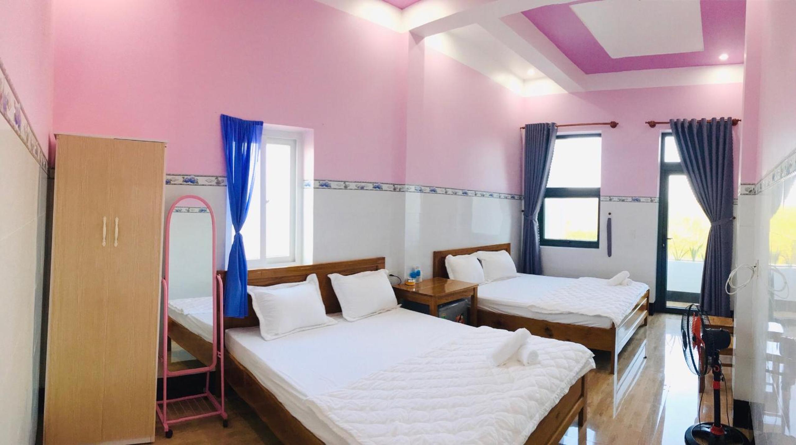 Quadruple Room with Balcony photo 3