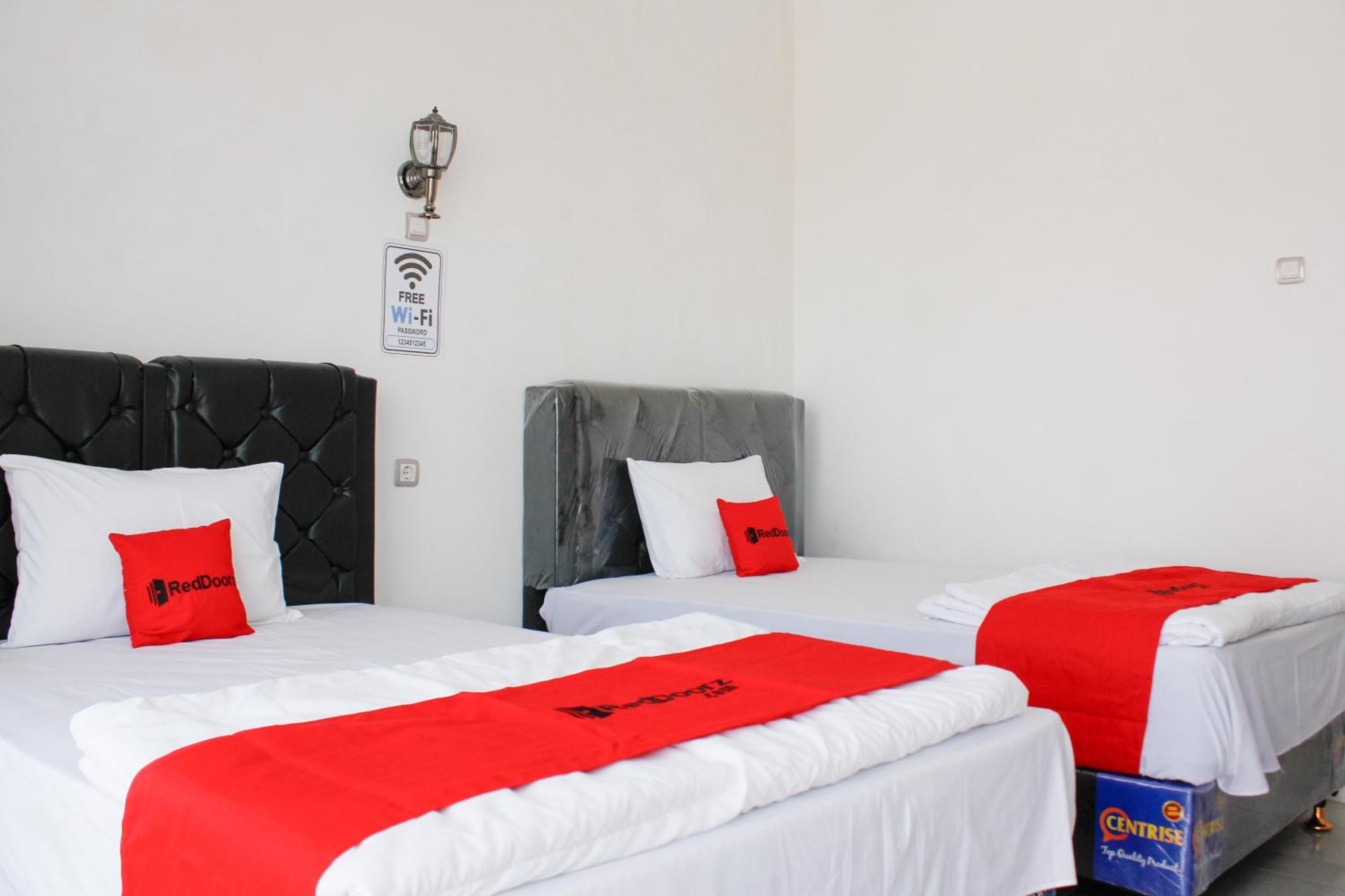 Deluxe Twin Room - Photo 3