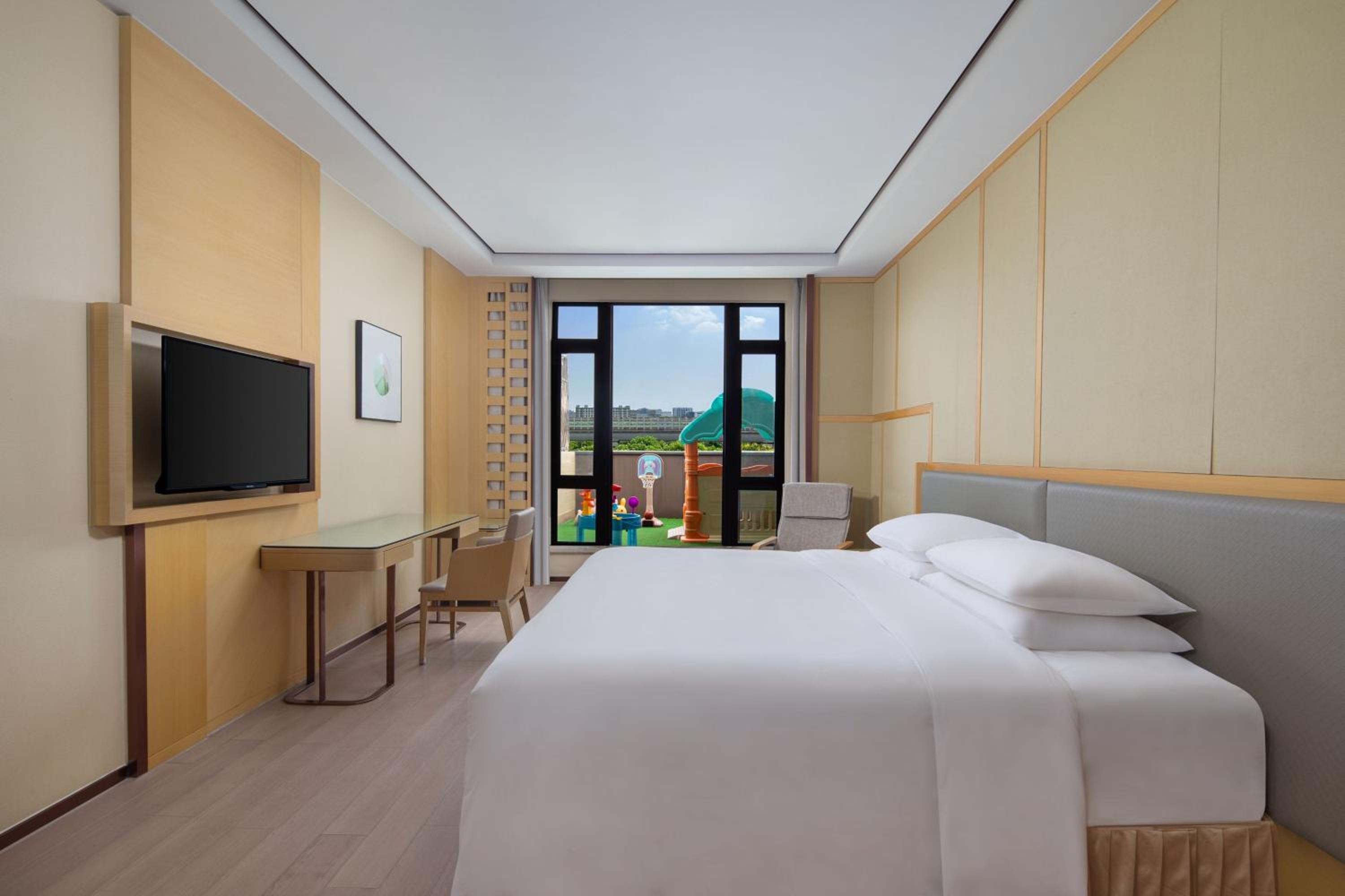 Super Forest King Room with Balcony