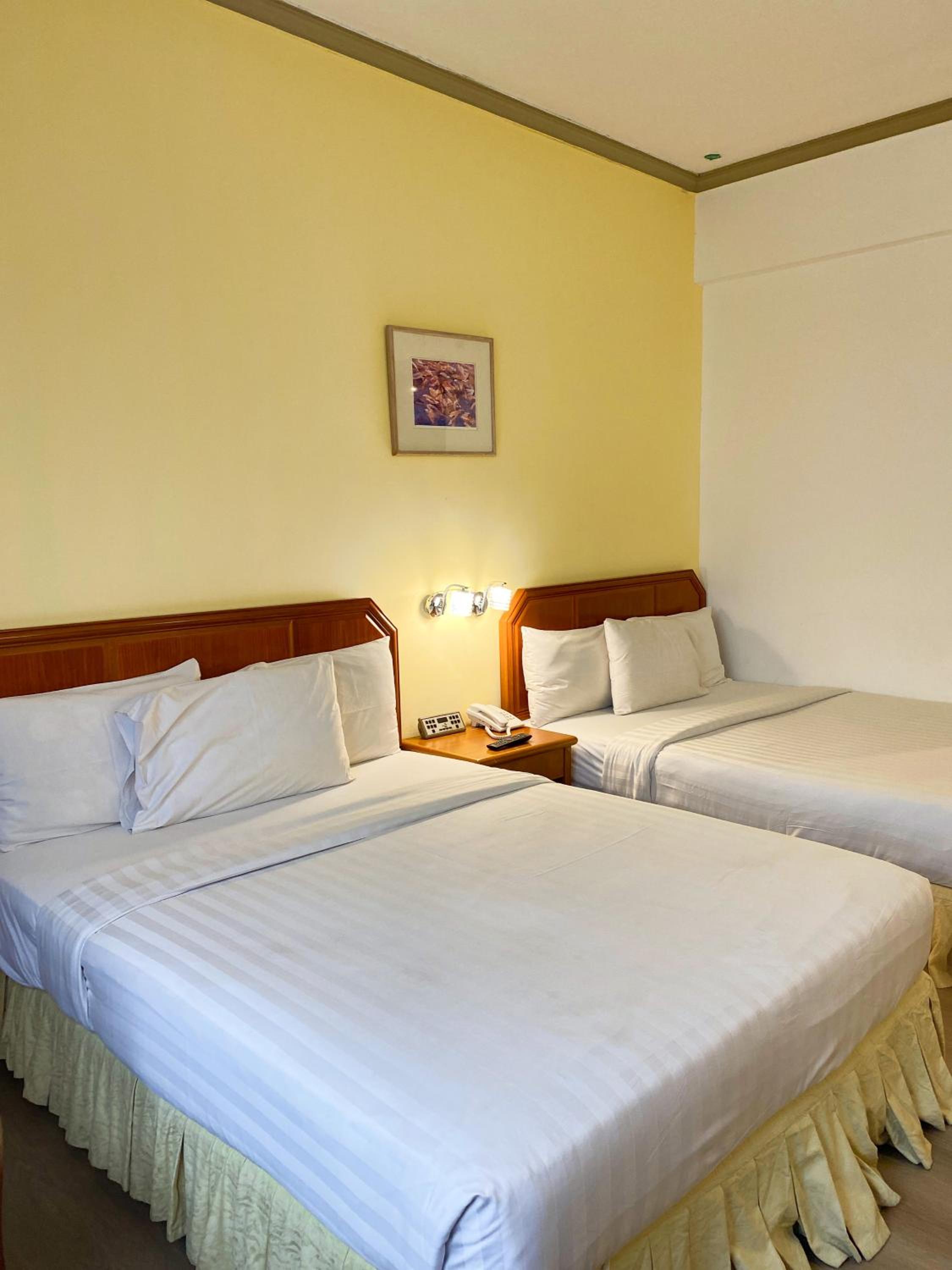 Deluxe Family Room - Photo 3