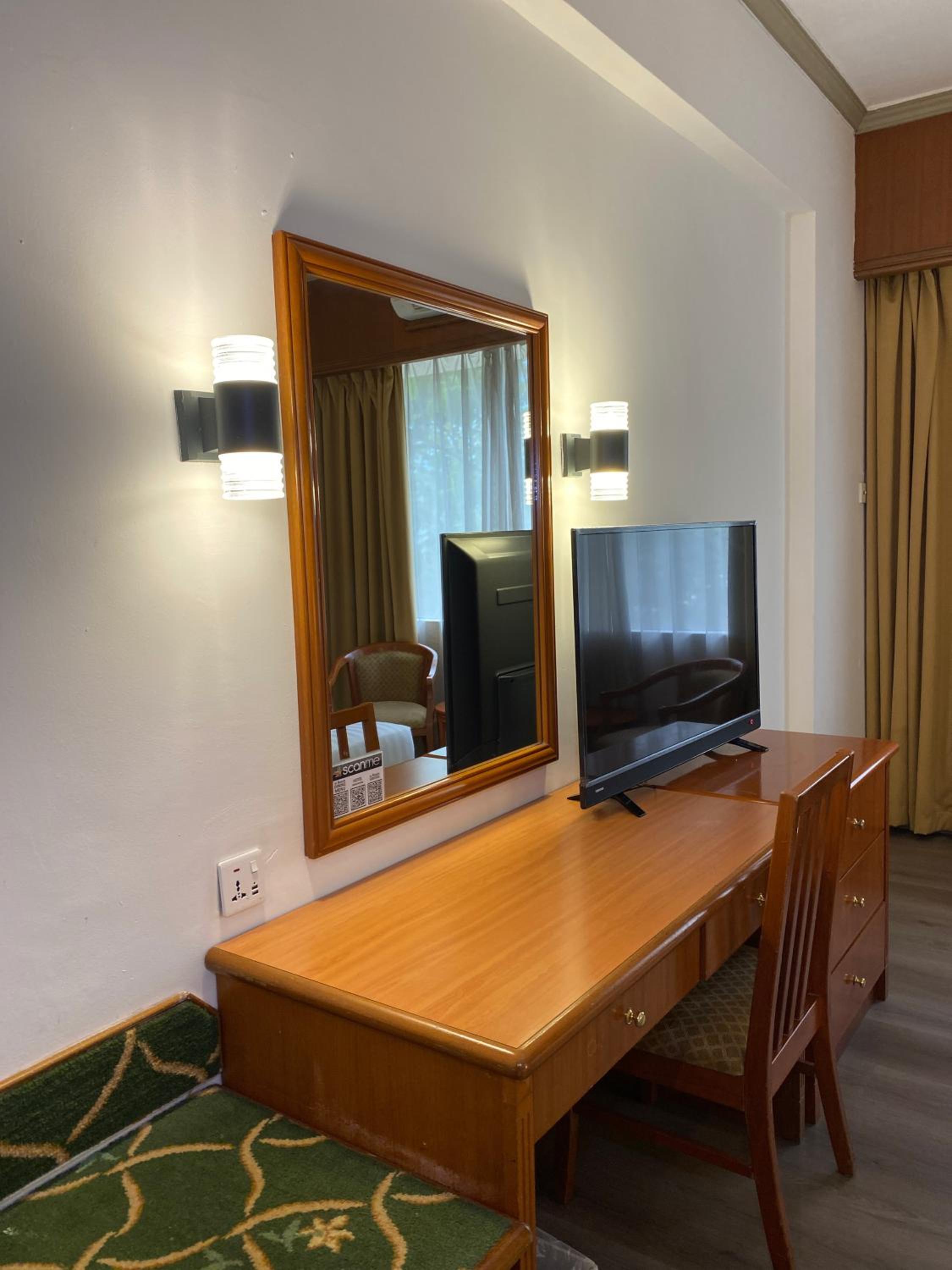Deluxe Family Room - Photo 11