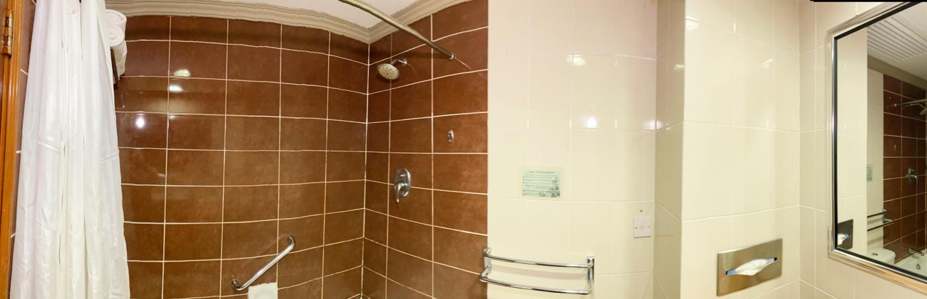 Deluxe Family Room - Photo 8