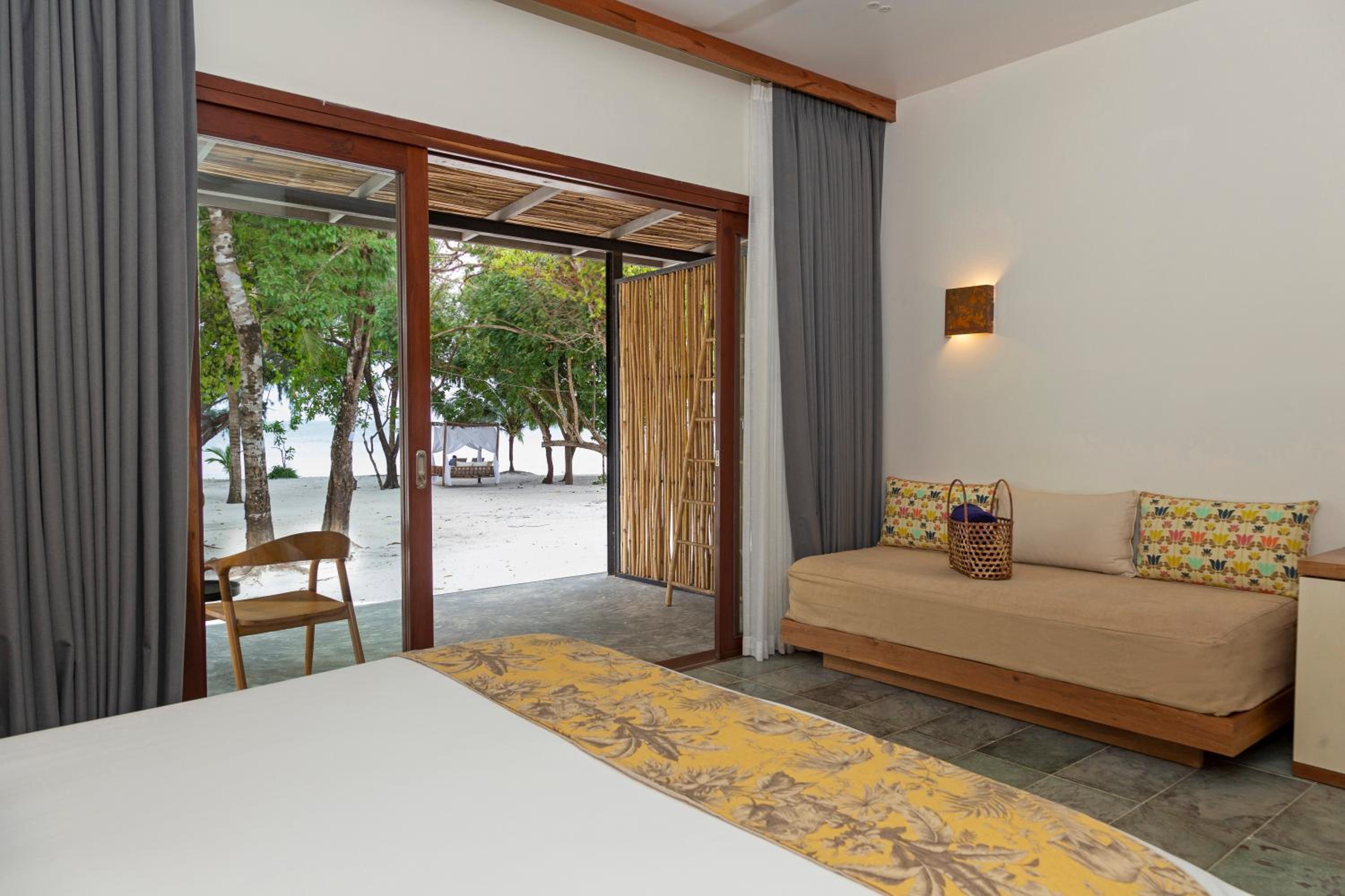 Deluxe Double Room with Sea View - Photo 5