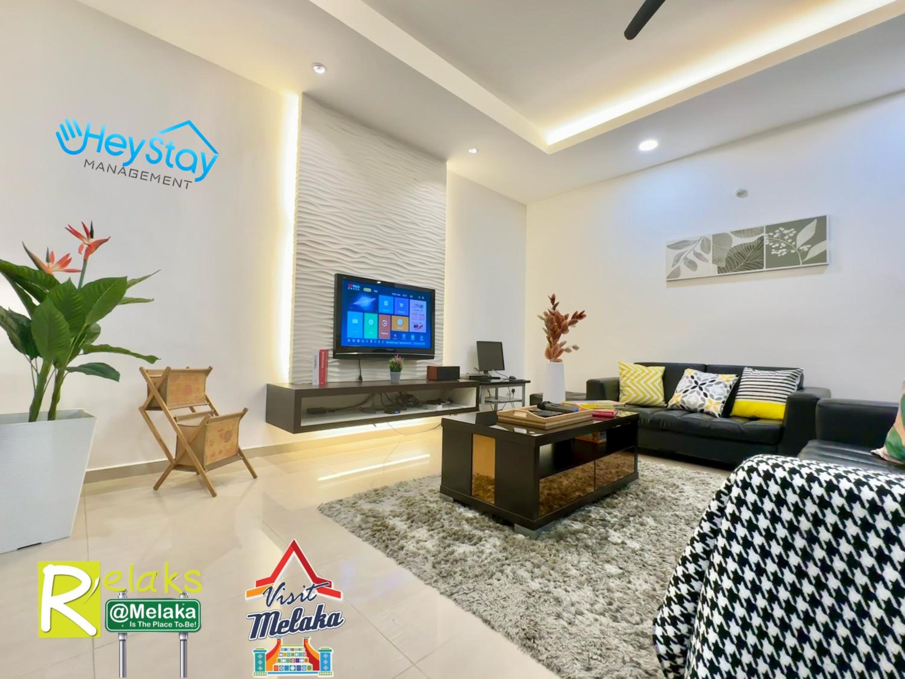 Four-Bedroom House - Photo 2