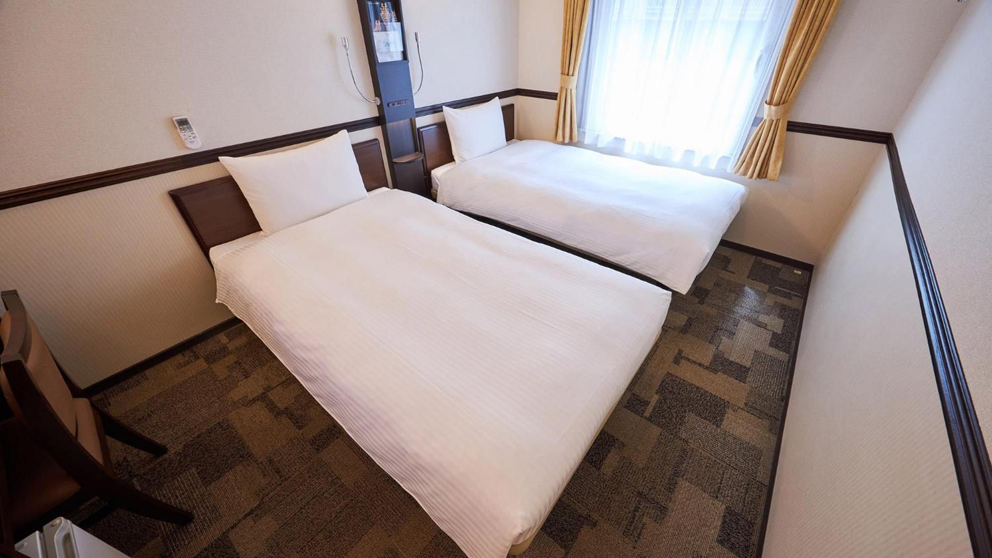Twin Room - Smoking photo 2