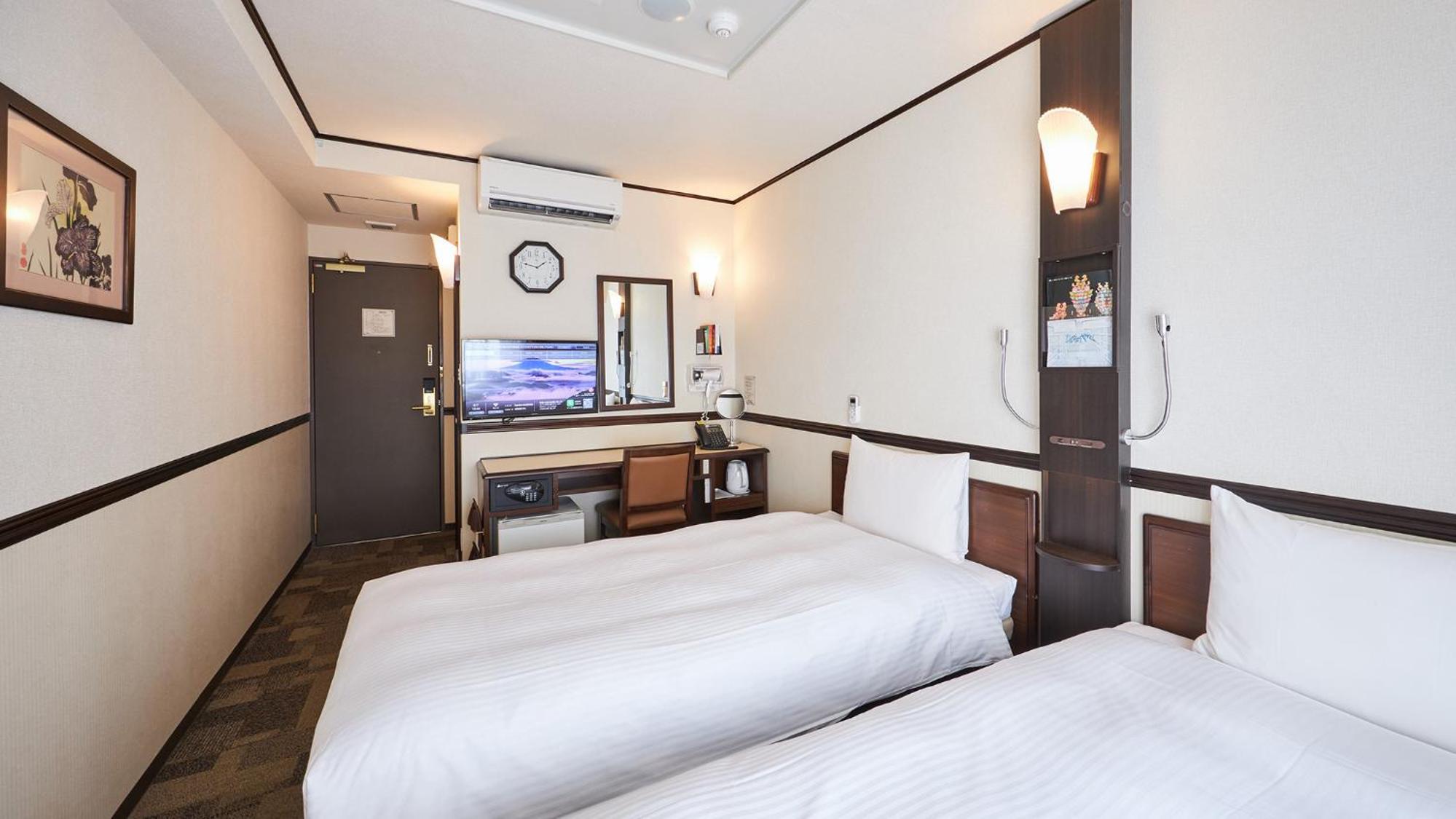 Twin Room - Smoking photo 3