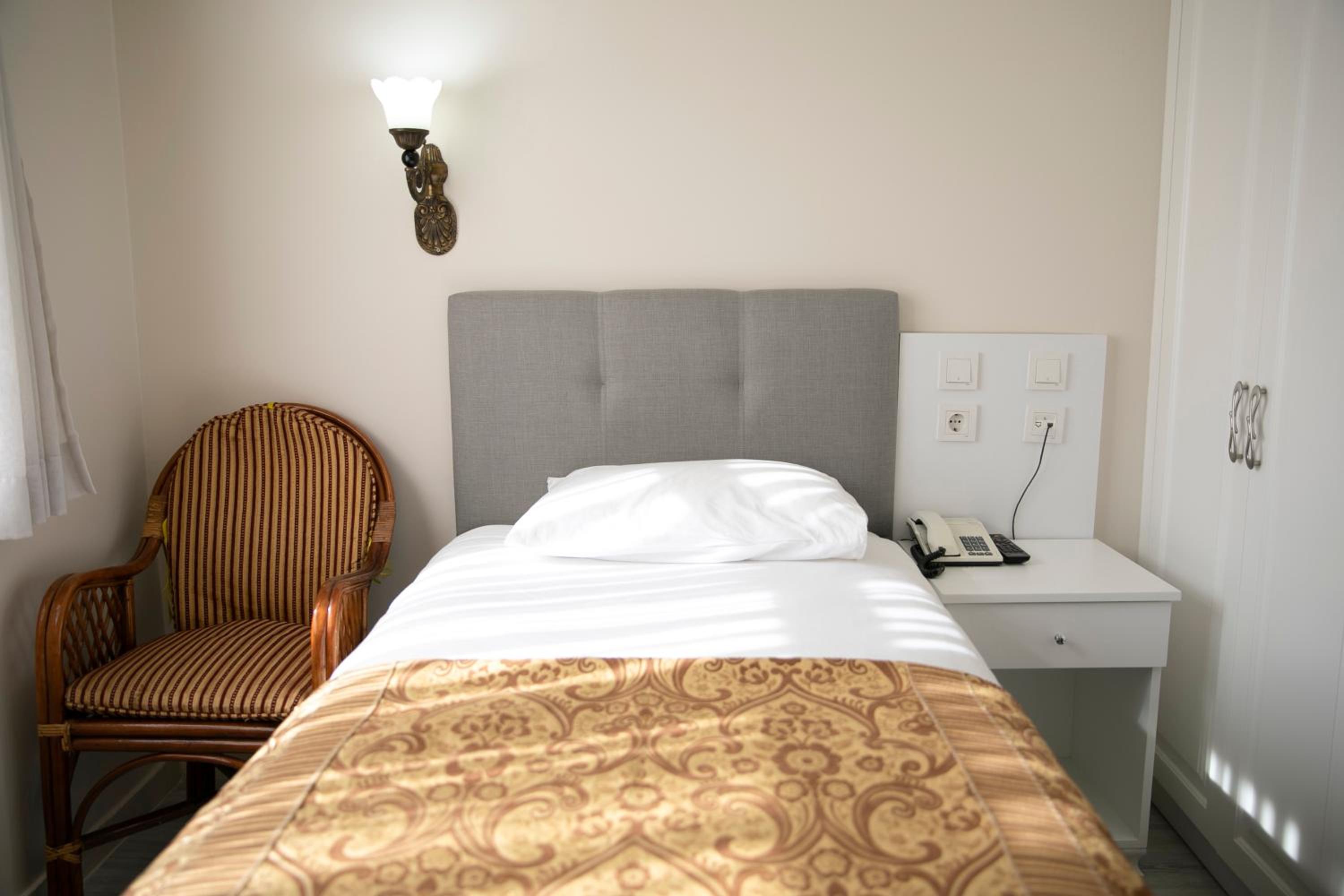 Standard Single Room photo 2