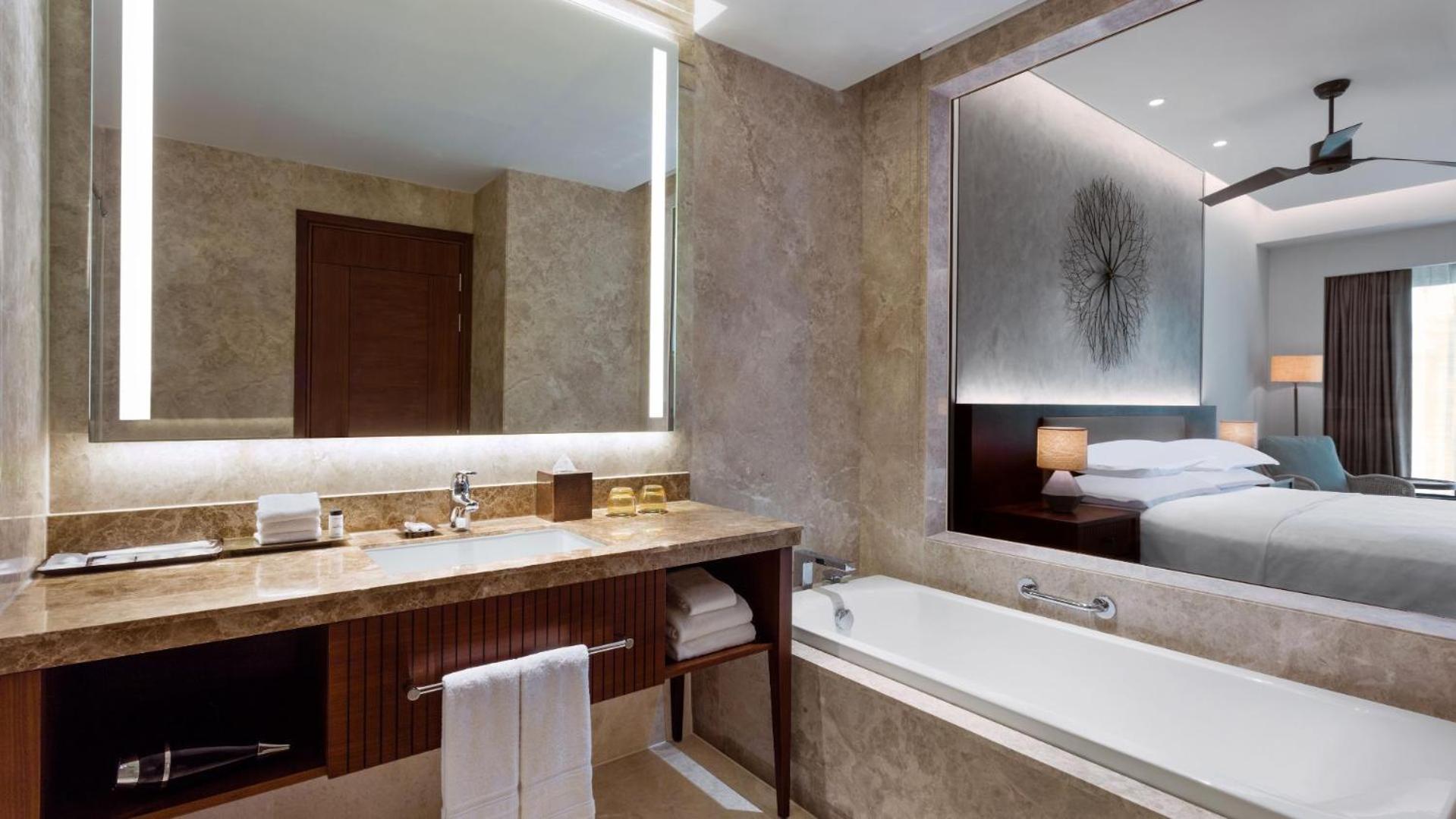 Sea View with Garden King Bedded Room - Complimentary HiTea by the Beach photo 3