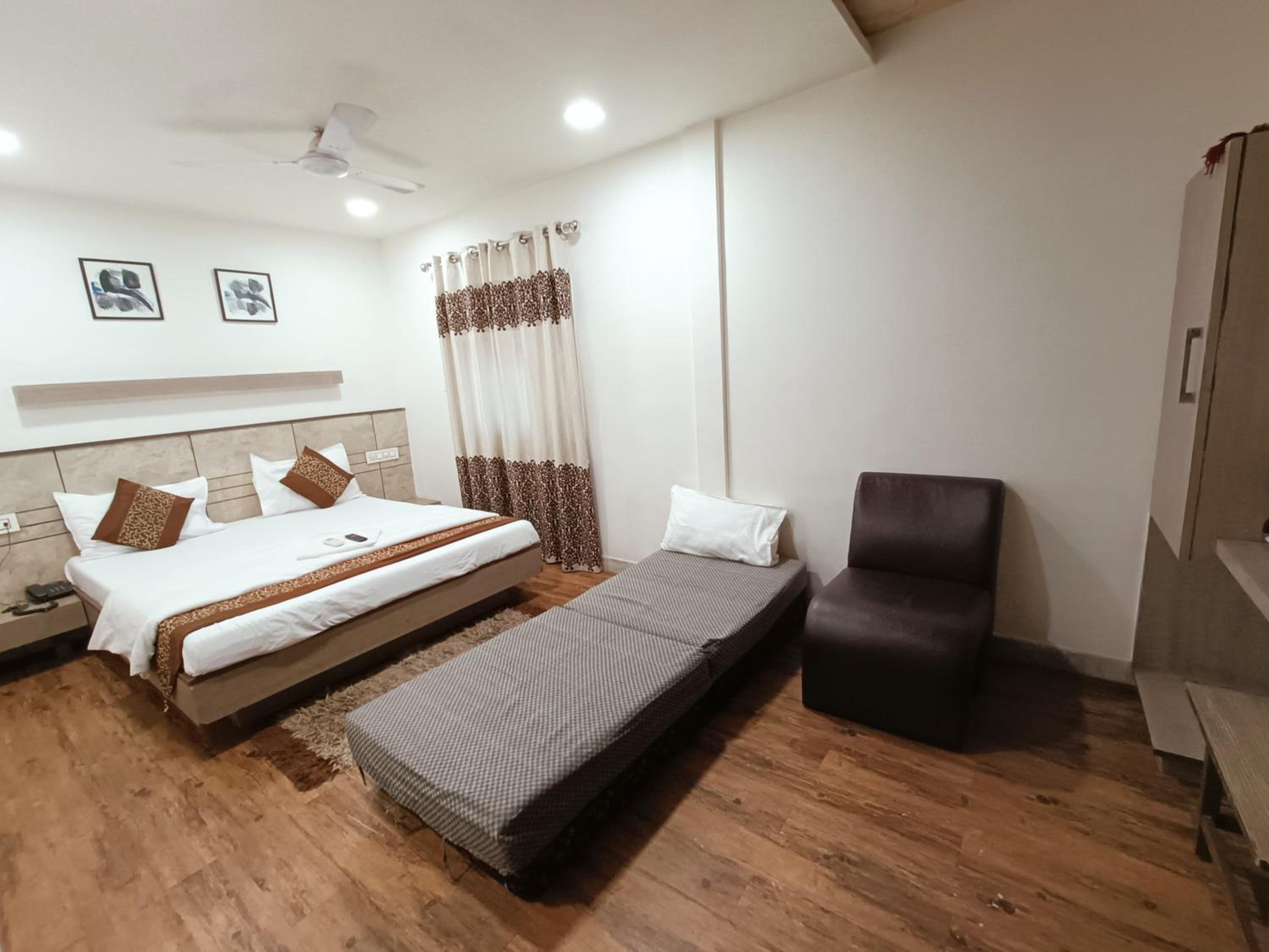 Deluxe Triple Room - Photo 6
