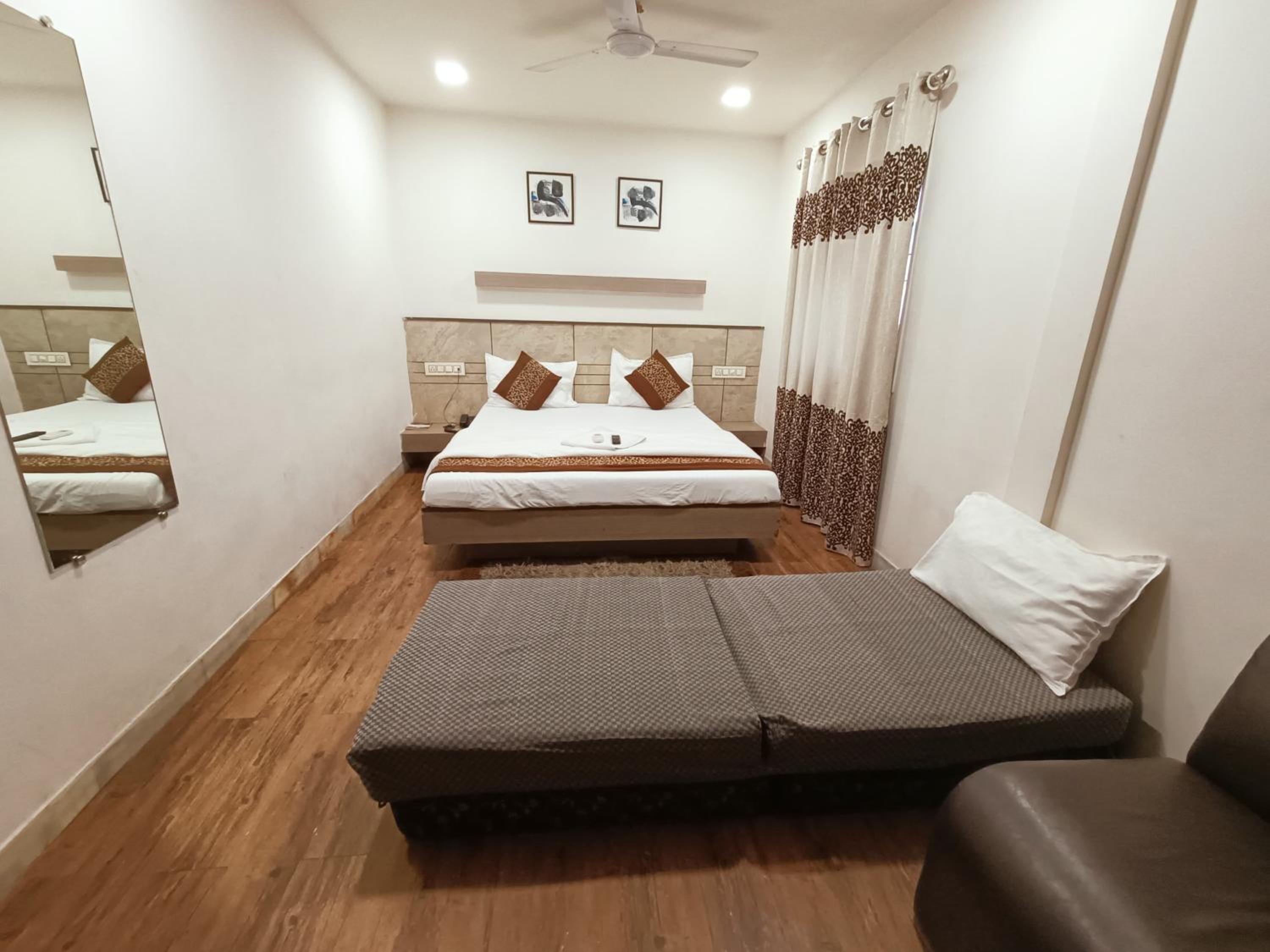 Deluxe Triple Room - Photo 7