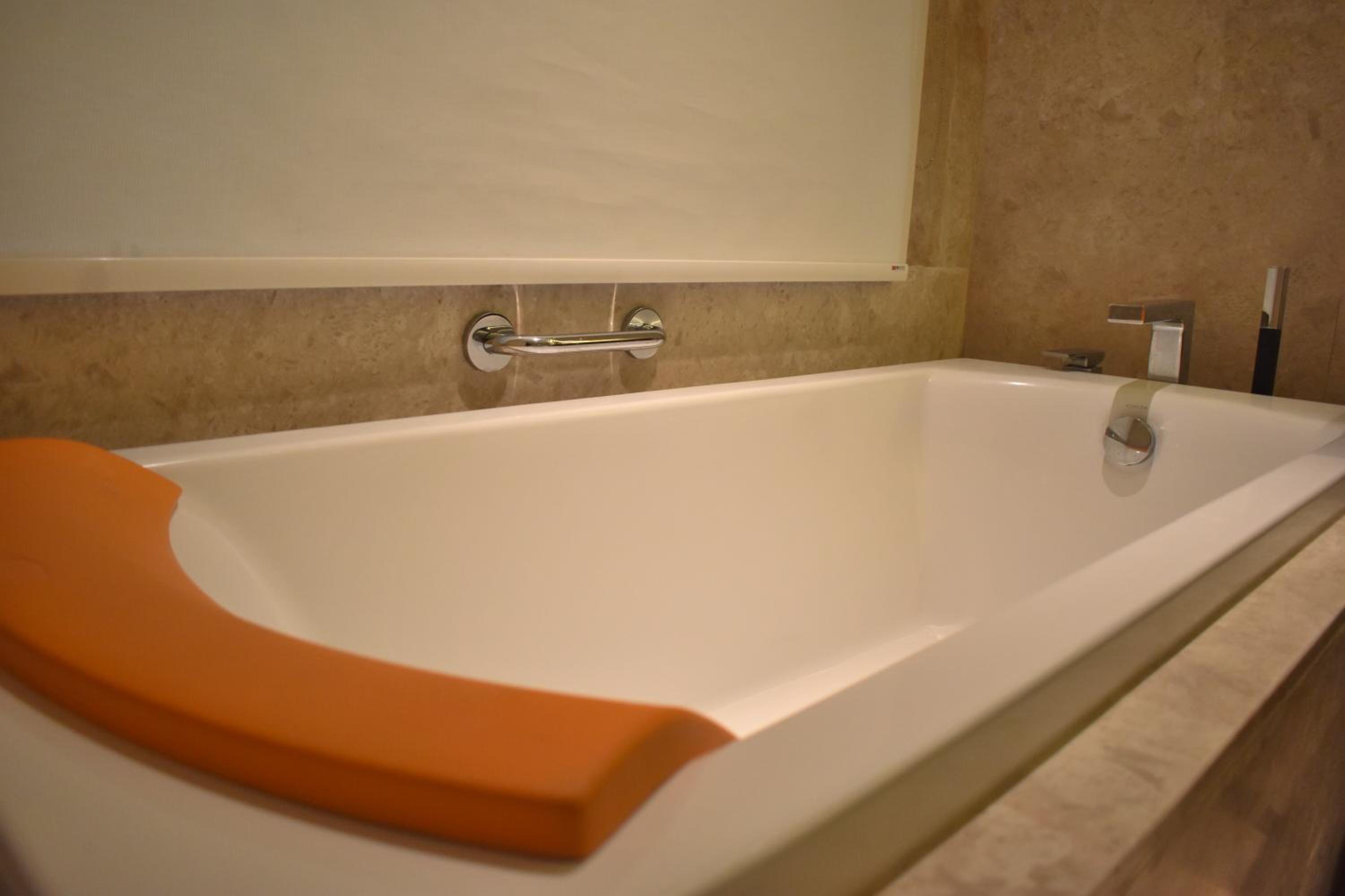 Sea View with Garden King Bedded Room - Complimentary HiTea by the Beach, 10% discount on Spa and transportation services