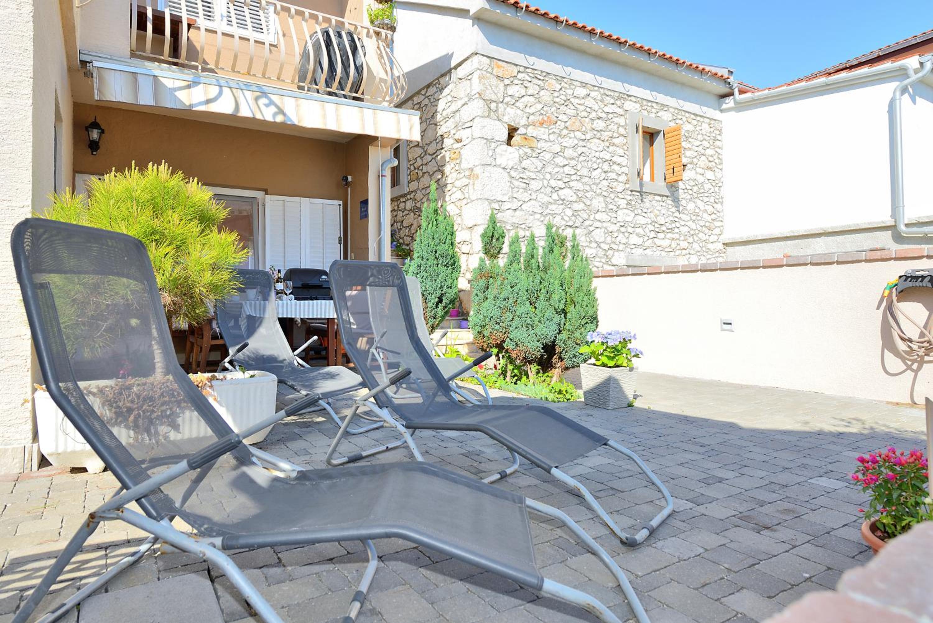 Studio with Garden View - Photo 14