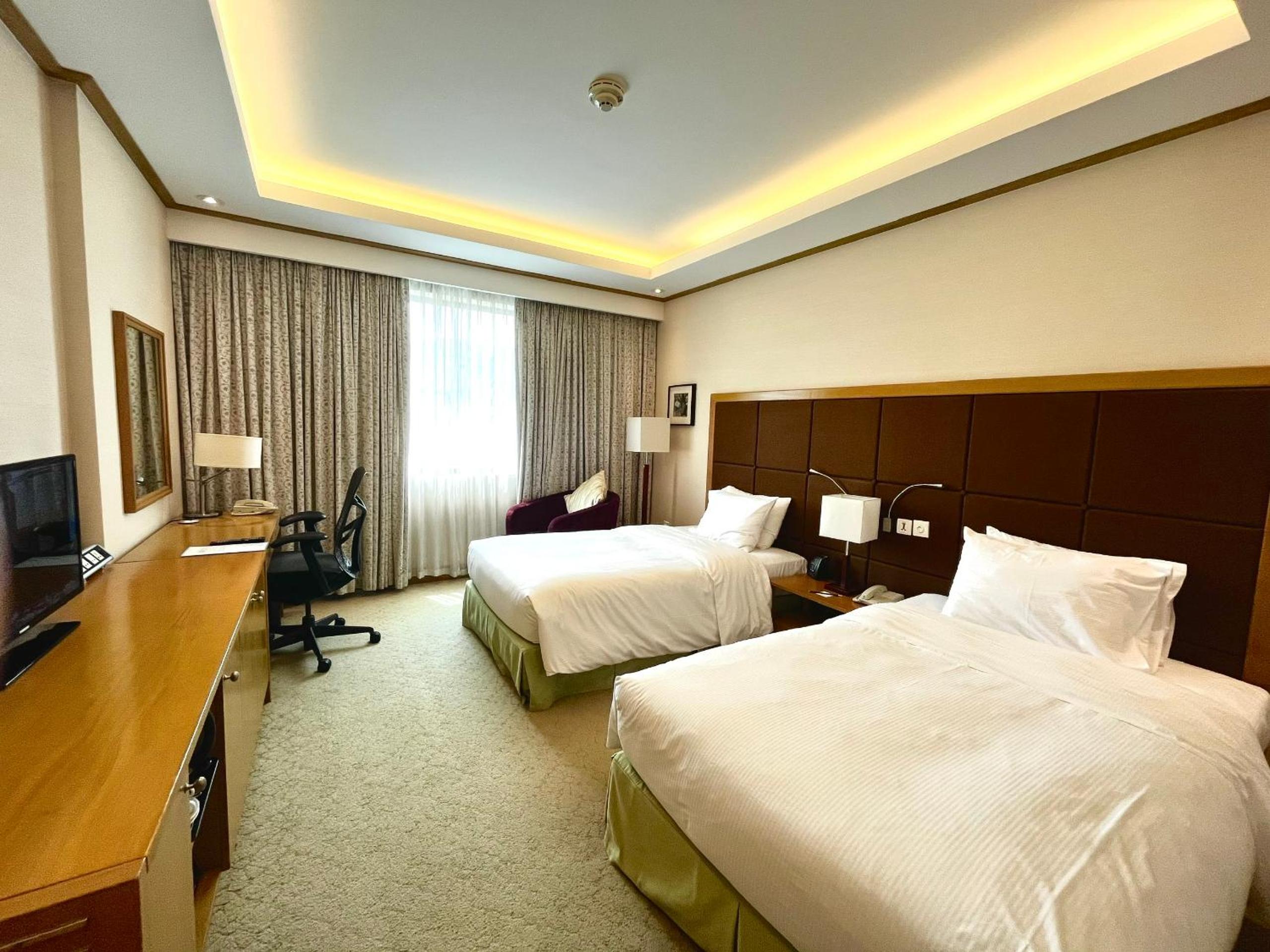 Twin Room - Photo 3