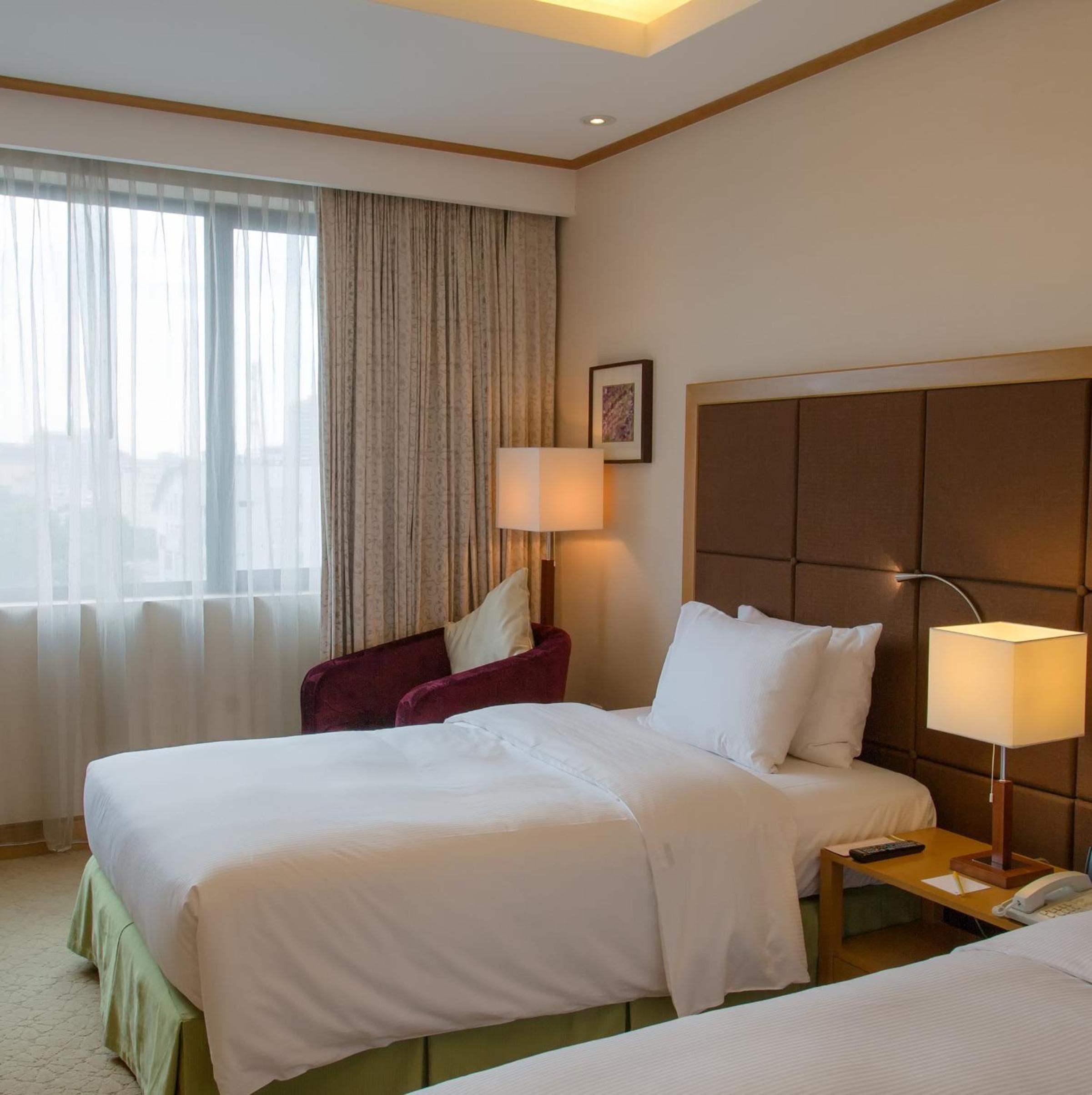 Twin Room - Photo 11