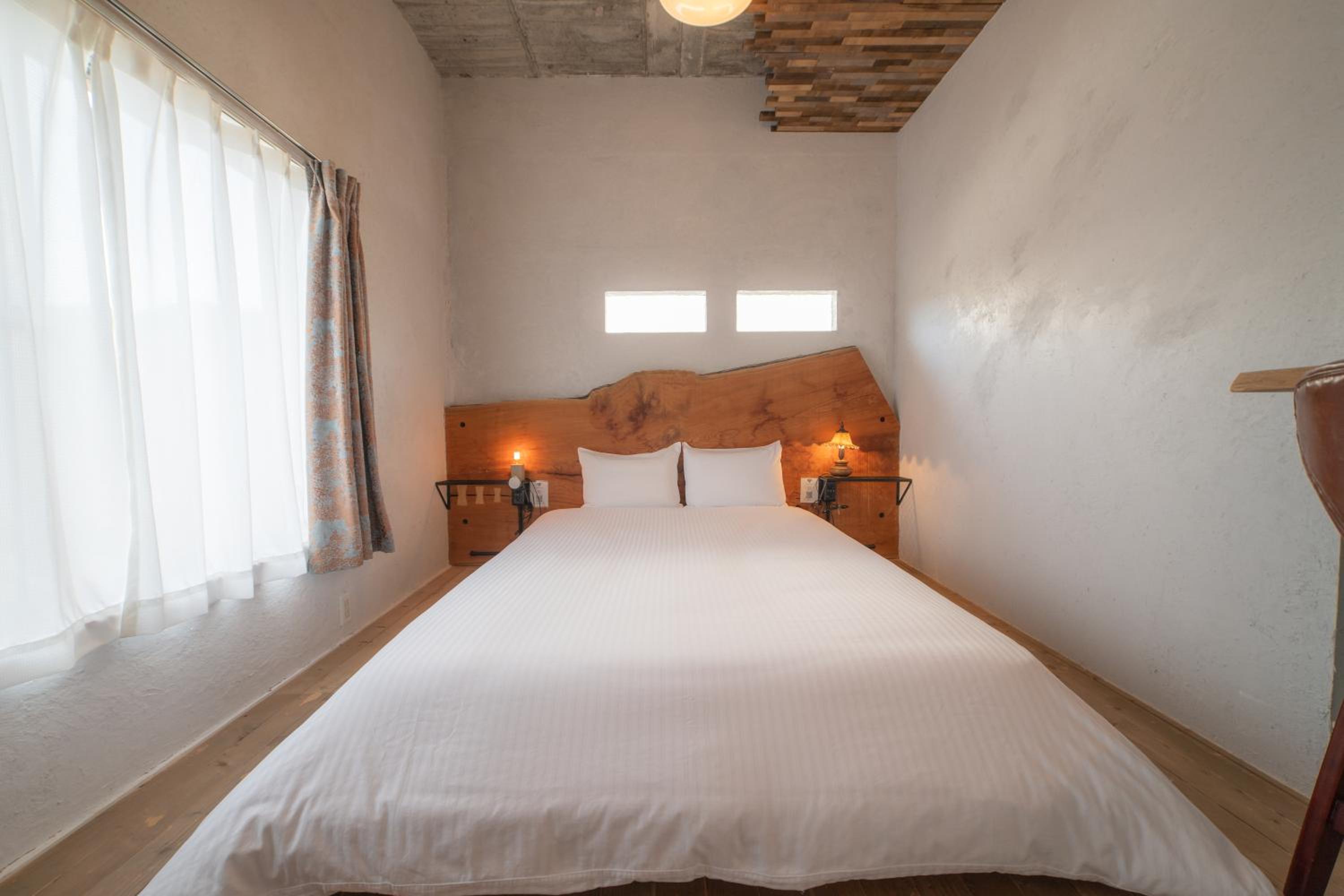 Double Room with Shared Bathroom photo 2