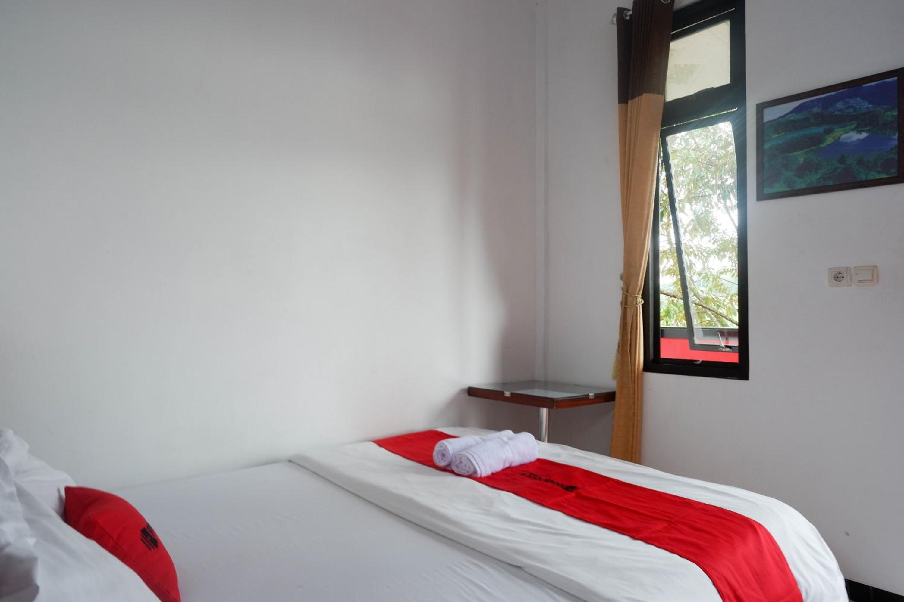 Deluxe Double Room - Photo 22
