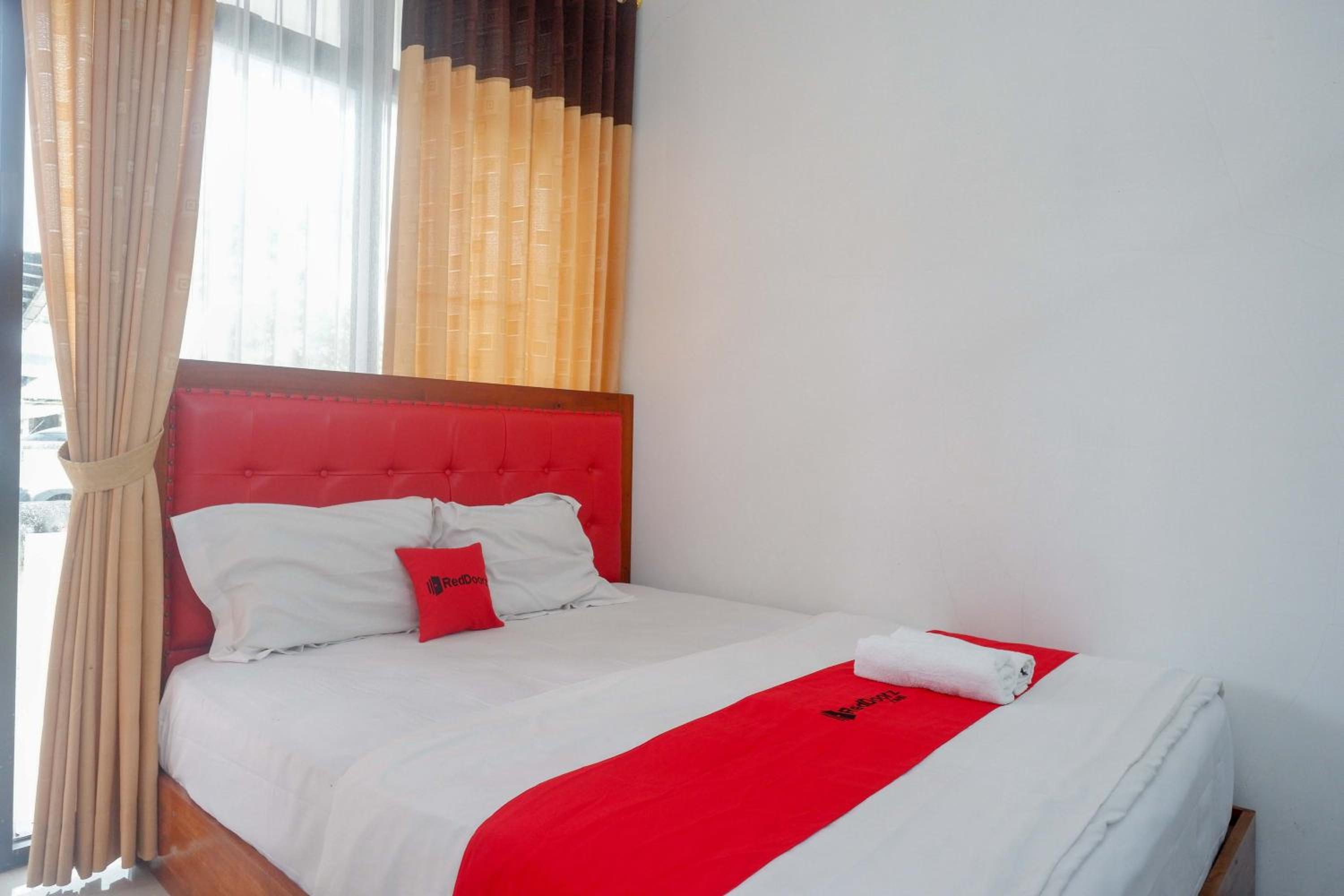 Deluxe Double Room - Photo 21