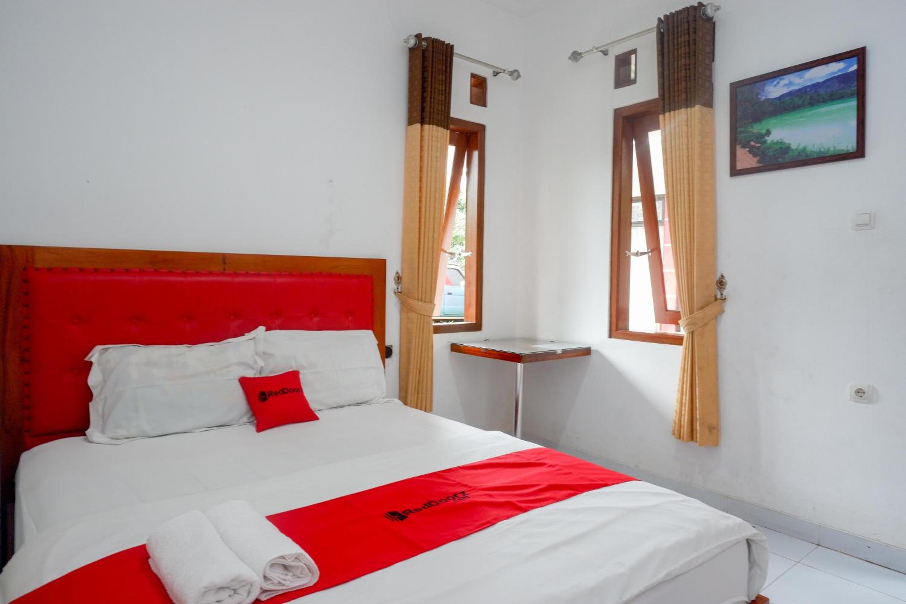 Deluxe Double Room - Photo 10