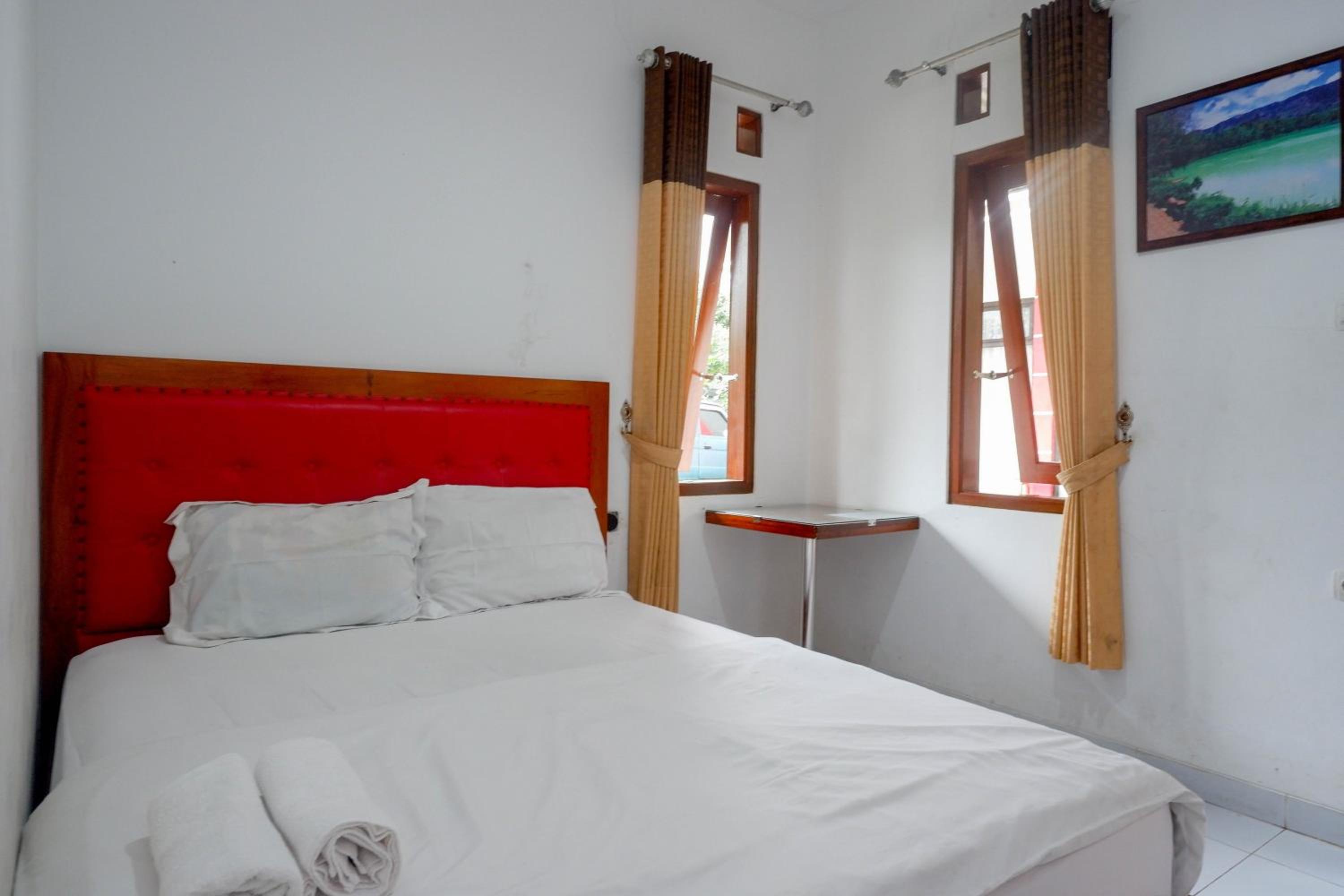 Deluxe Double Room - Photo 9