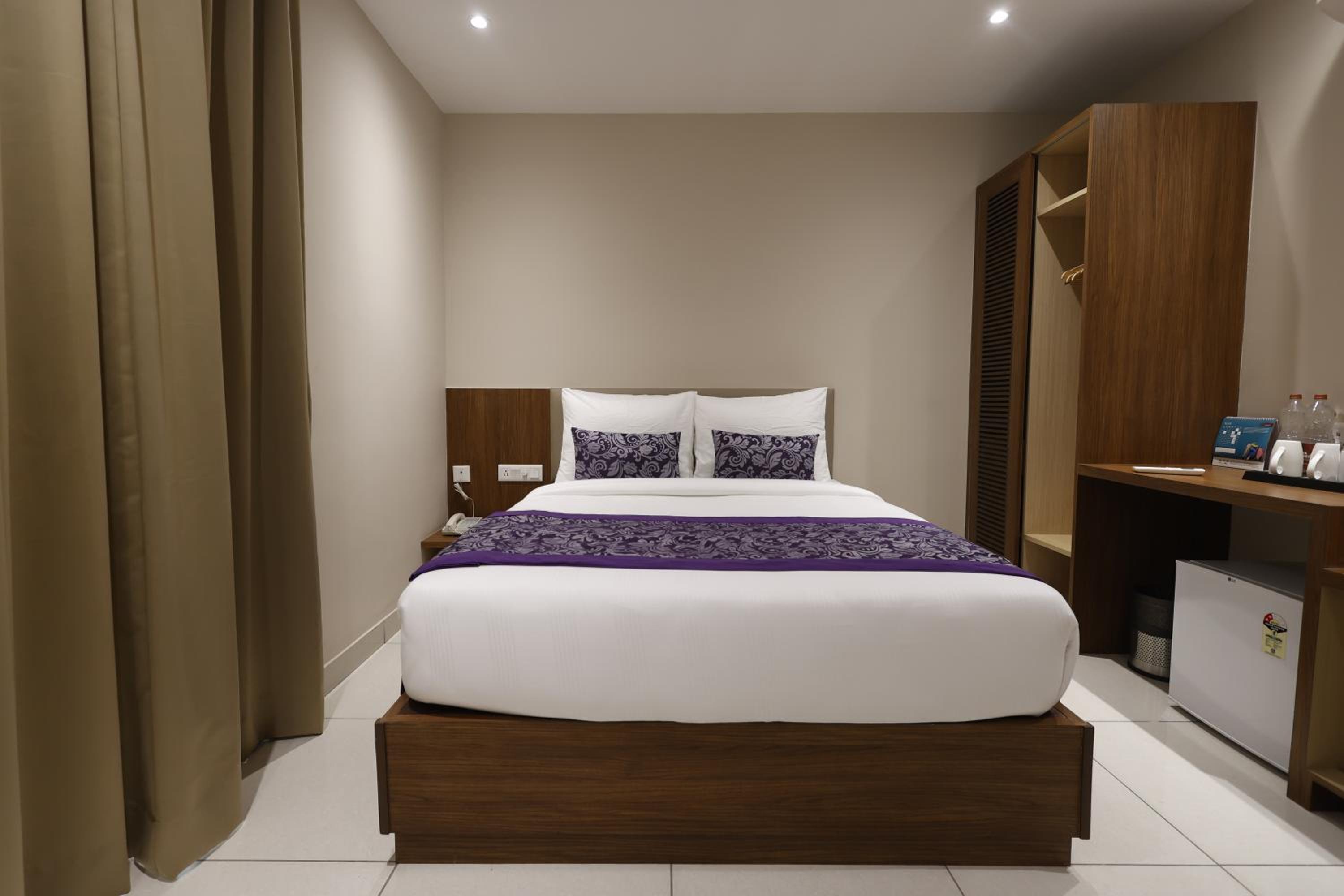 Deluxe Room - Photo 2