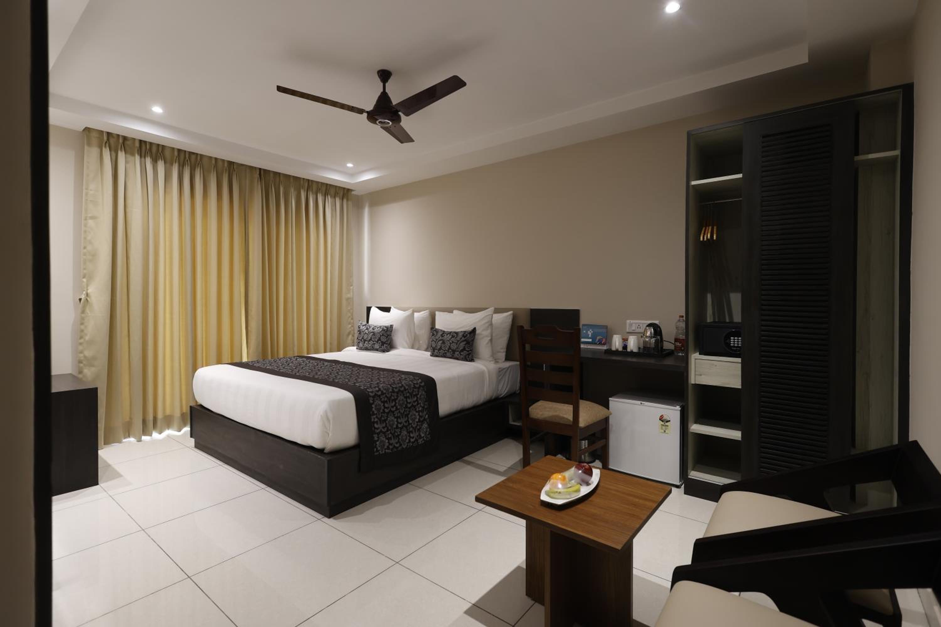 Superior King Room - Photo 1