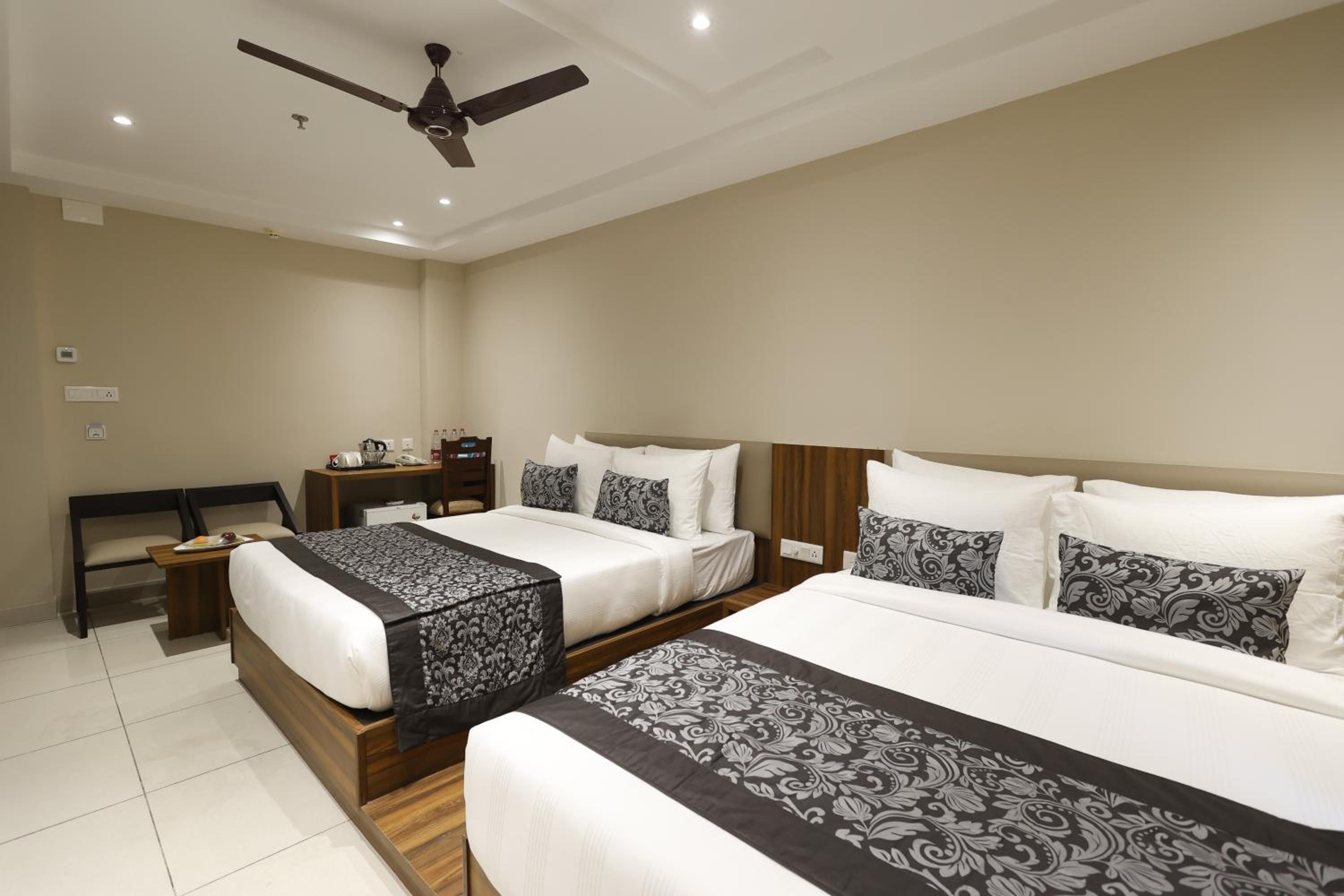 Superior Twin Room - Photo 4