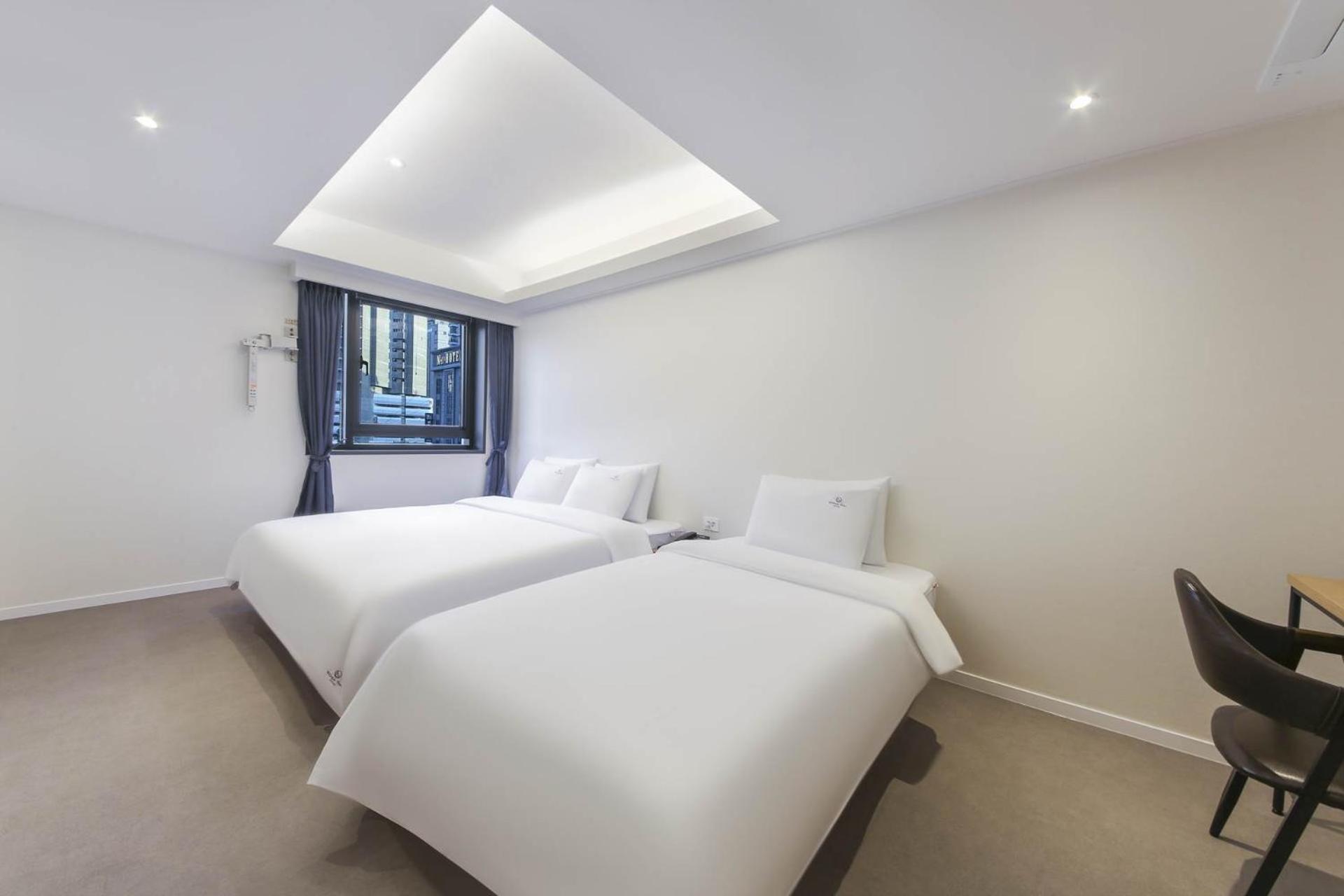 Deluxe Twin Room - Photo 9