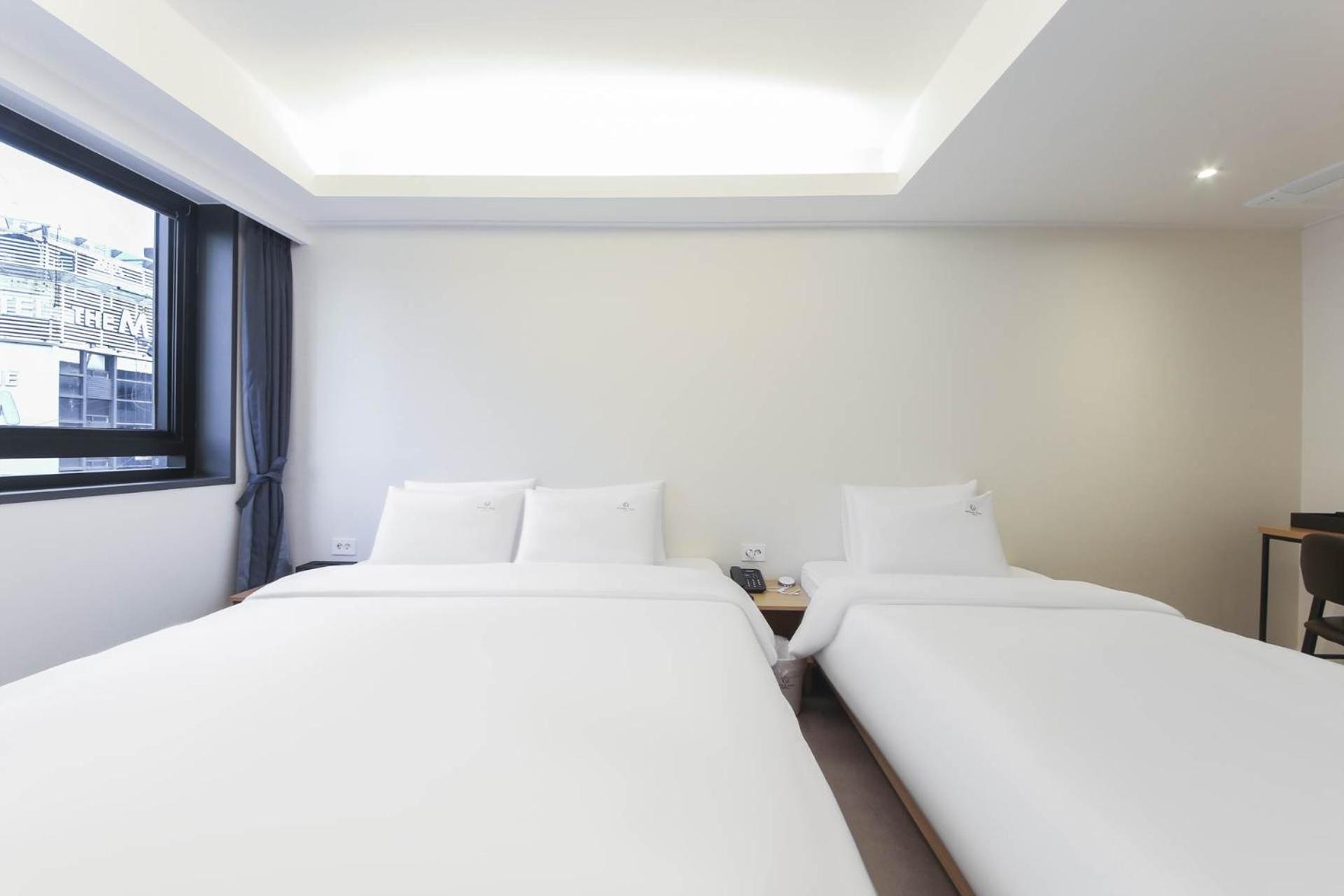 Deluxe Twin Room - Photo 2