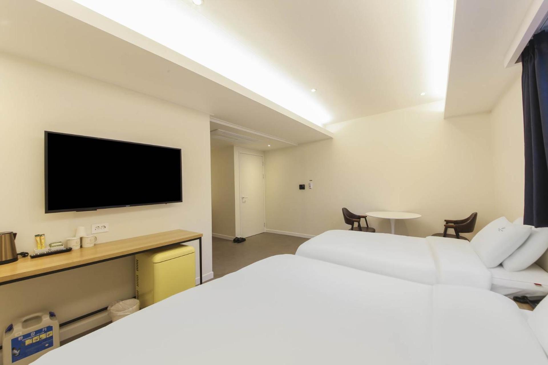 Deluxe Twin Room - Photo 3