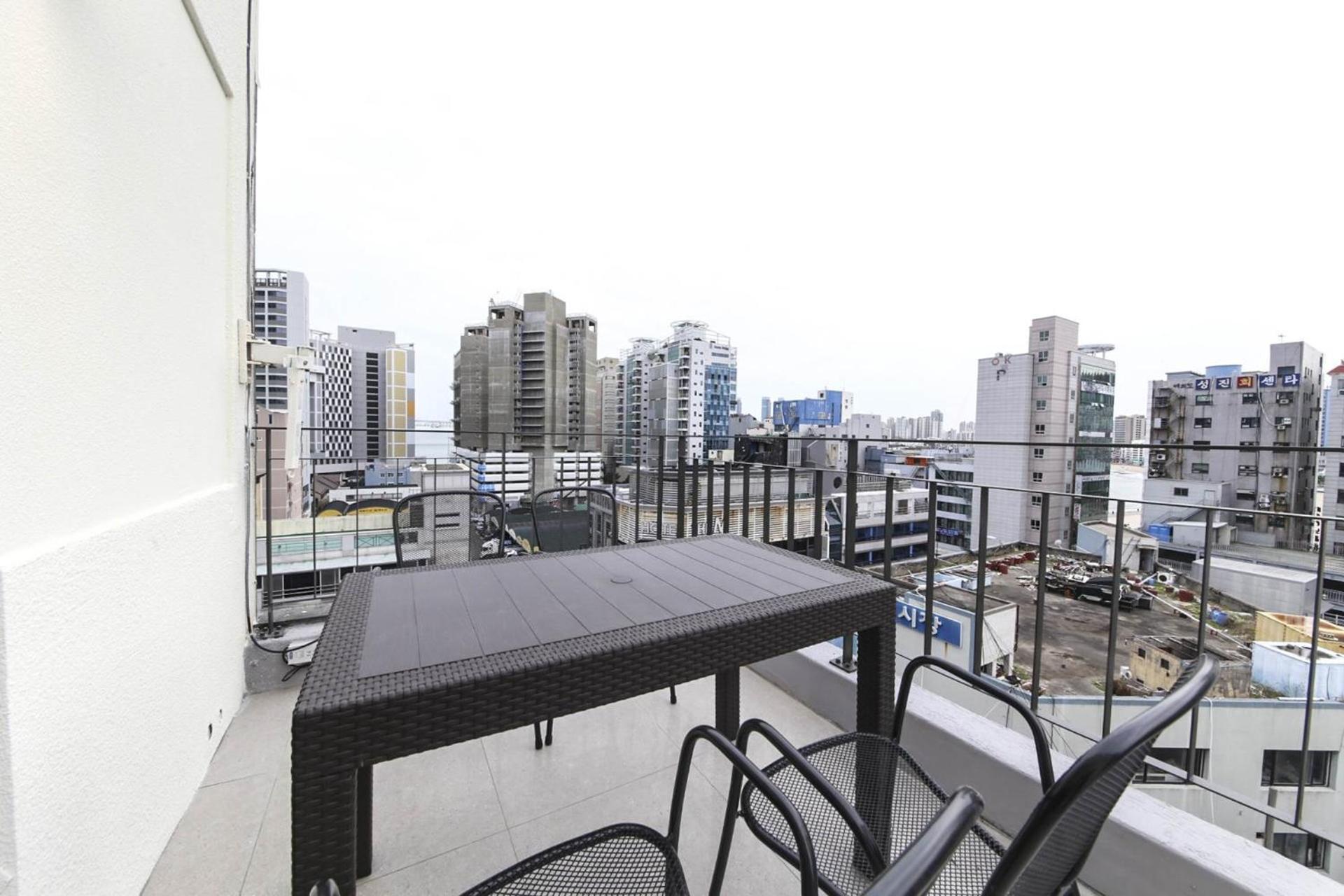 Family Room with Terrace - Photo 7