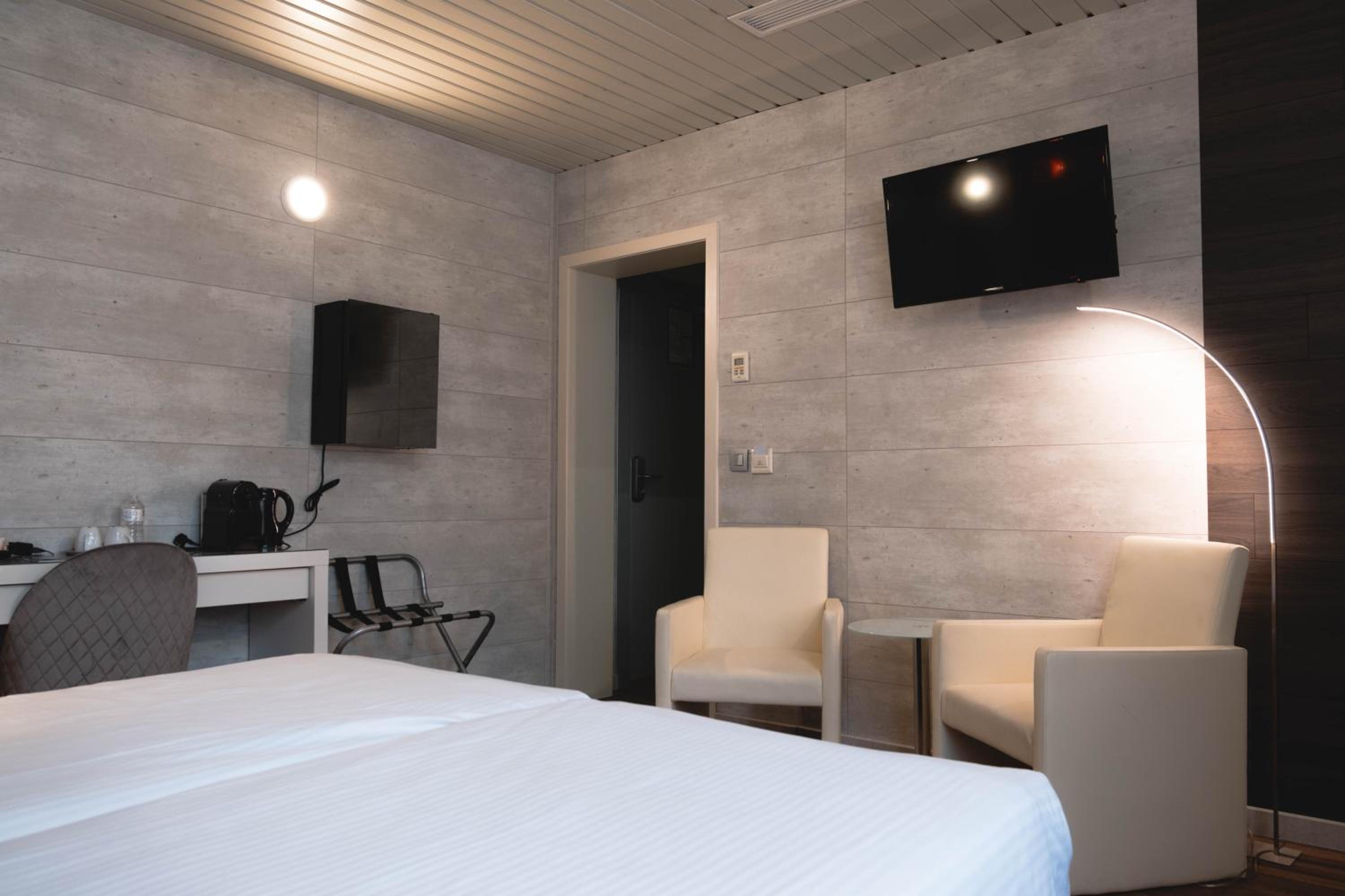 Superior Double Room - Photo 4