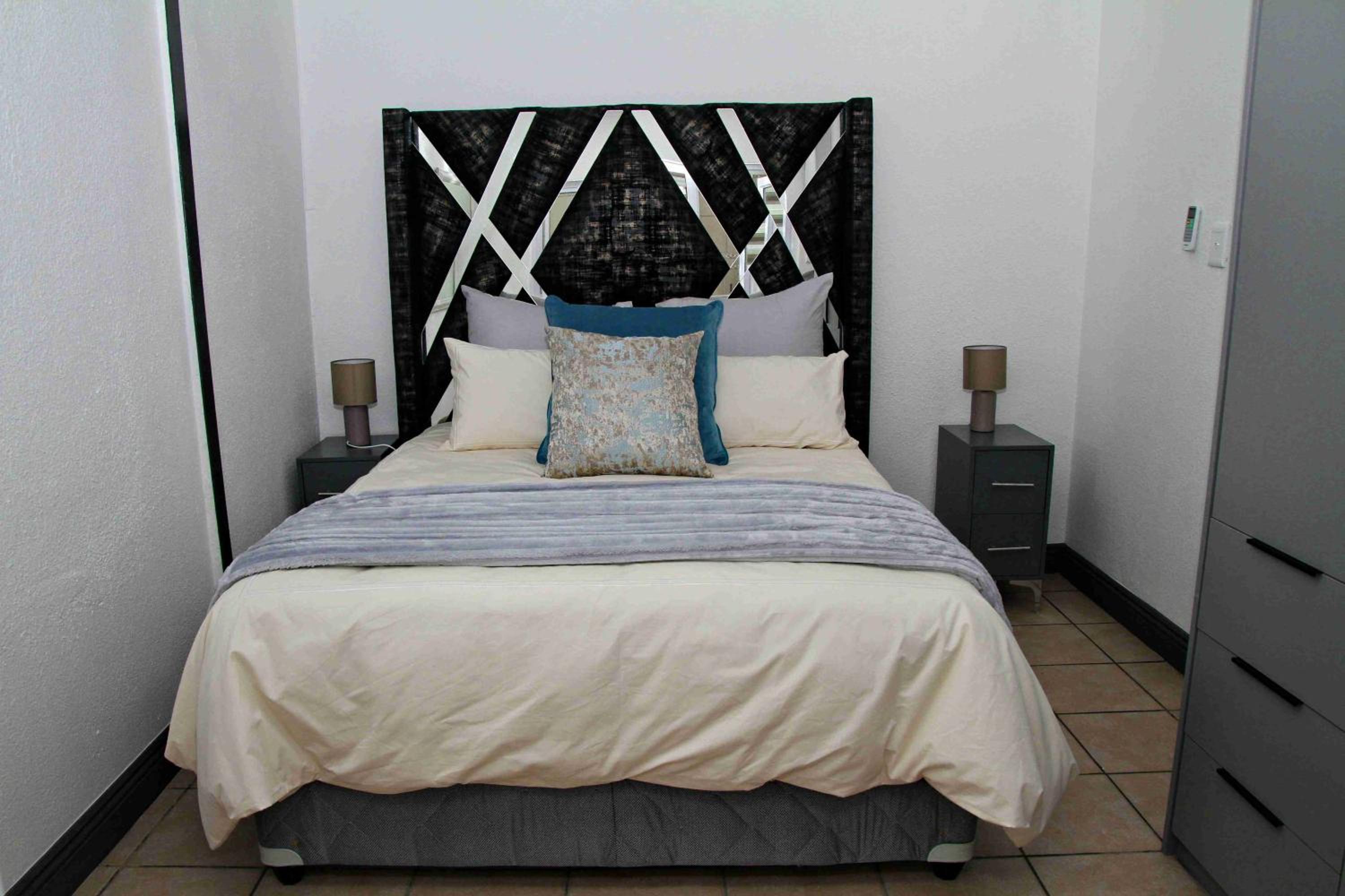 Two-Bedroom House photo 3
