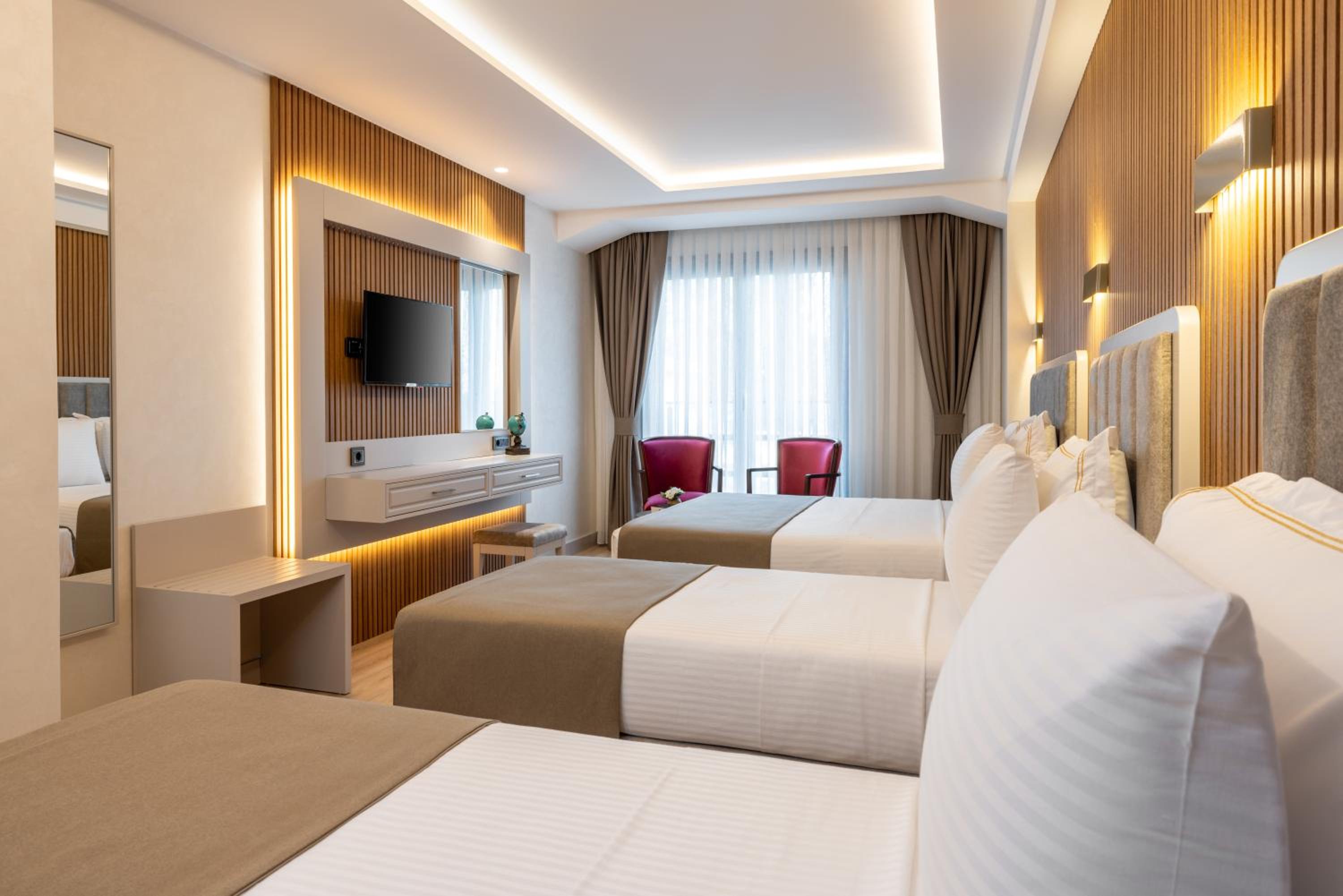 Superior Quadruple Room photo 3